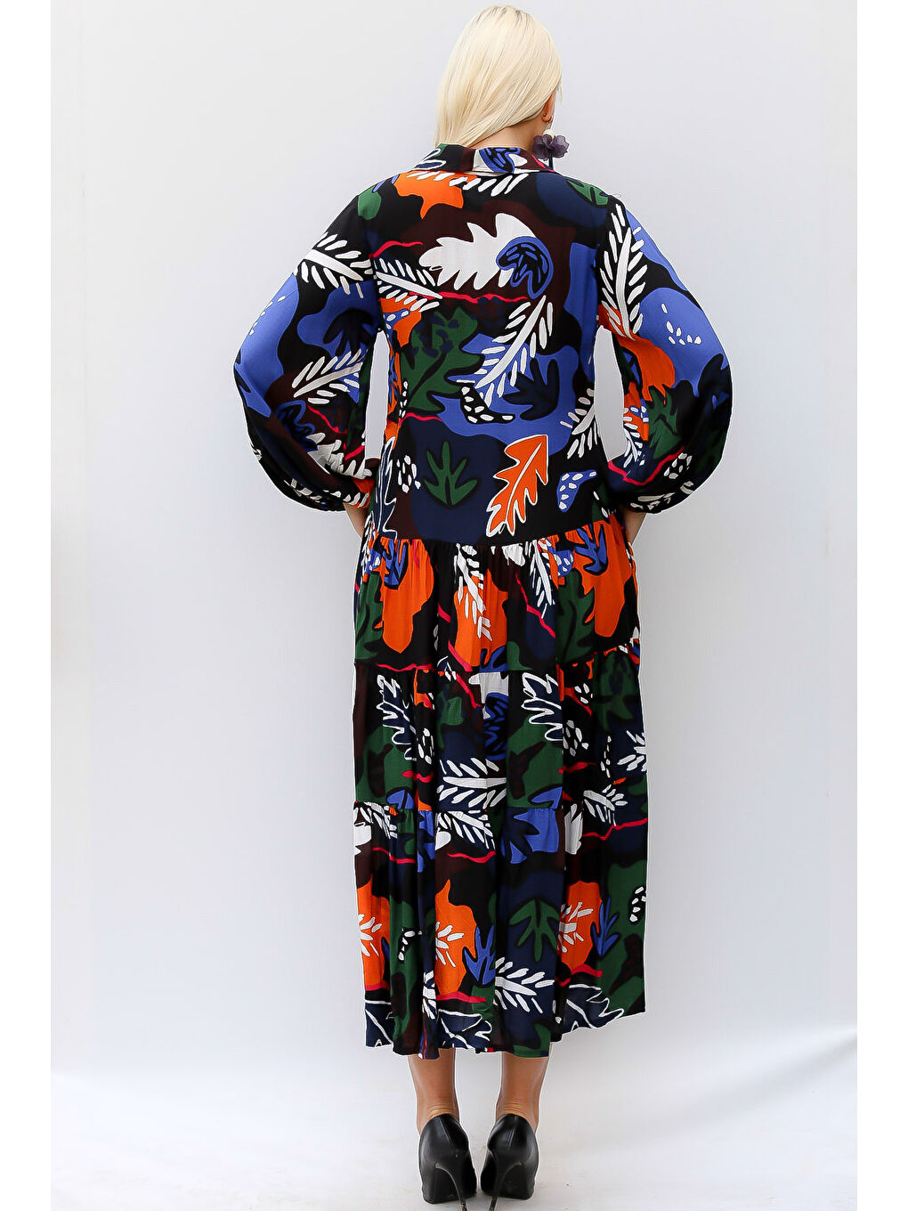 Turuncu Kadın Siyah Yuvarlak Yaka Çiçekli Düğmeli Cepli Oversize Casual Viskon Dokuma Elbise-5