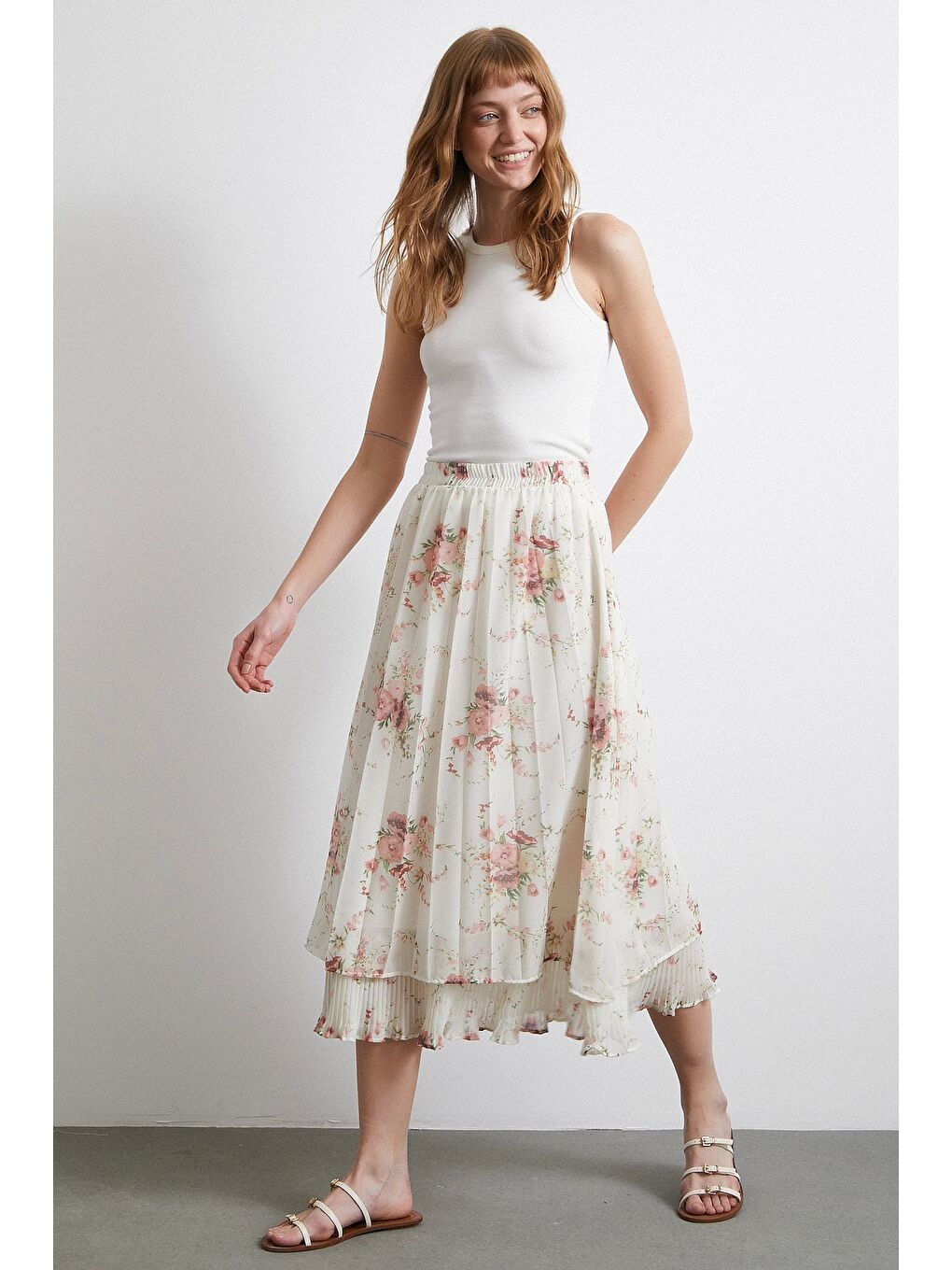 Ekru Fırfırlı Piliseli Etek Krem