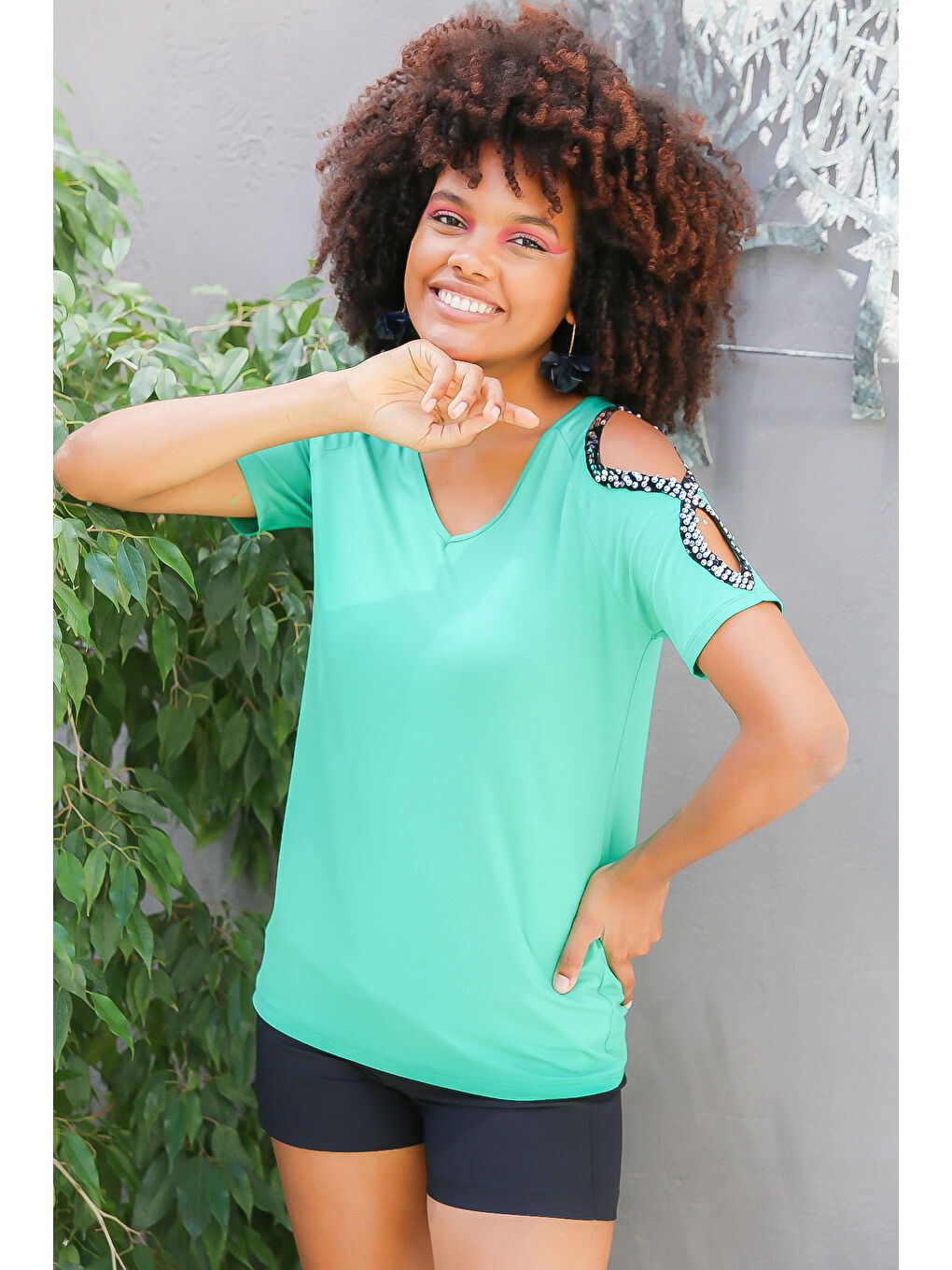 Kadın Yeşil V Yaka Kısa Kol Midi Payetli Regular Fit Örme Bluz-1