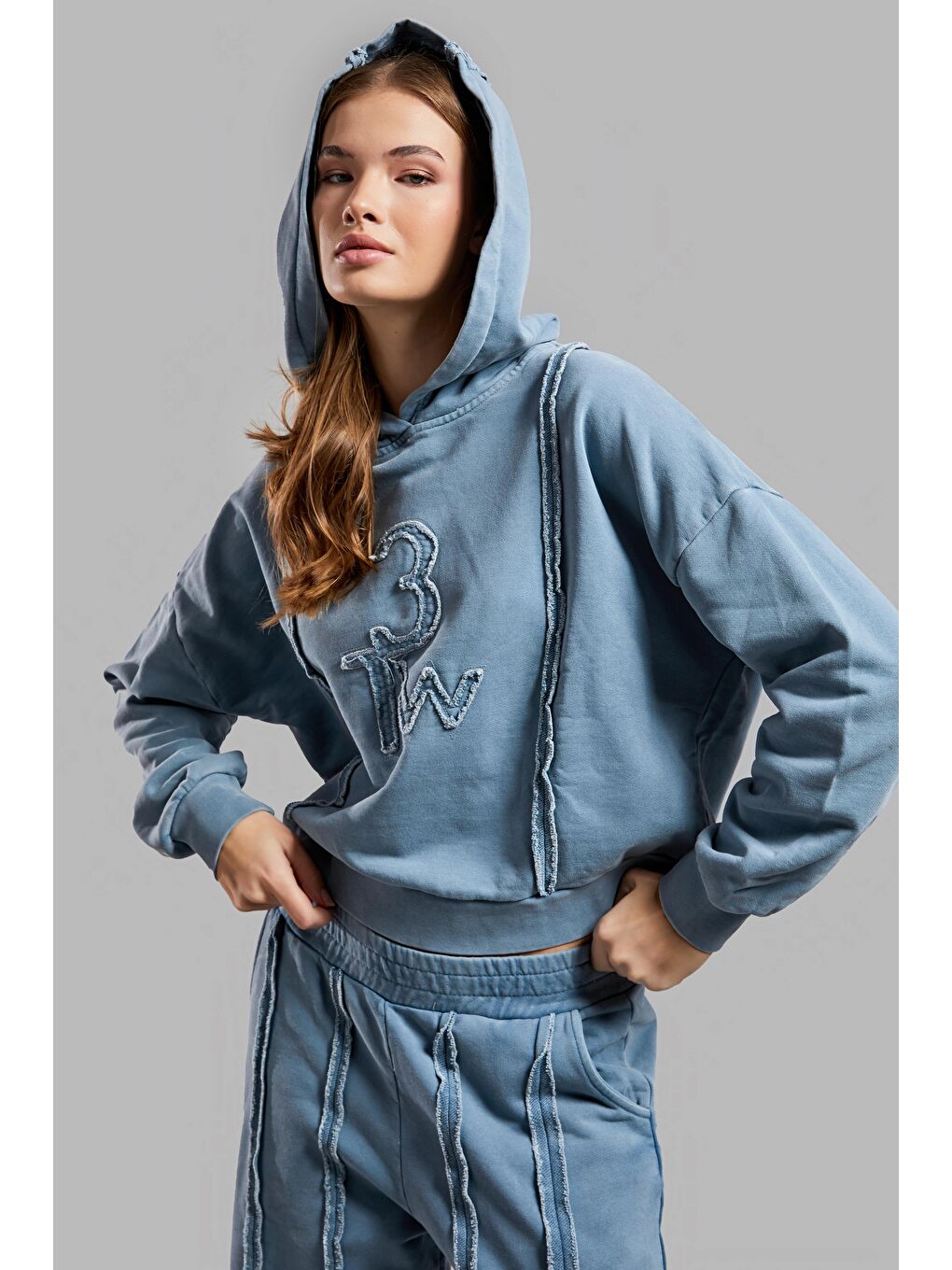 Kadın İndigo Renk Yıkamalı Özel Kumaş Tasarım Kapüşonlu Sweatshirt