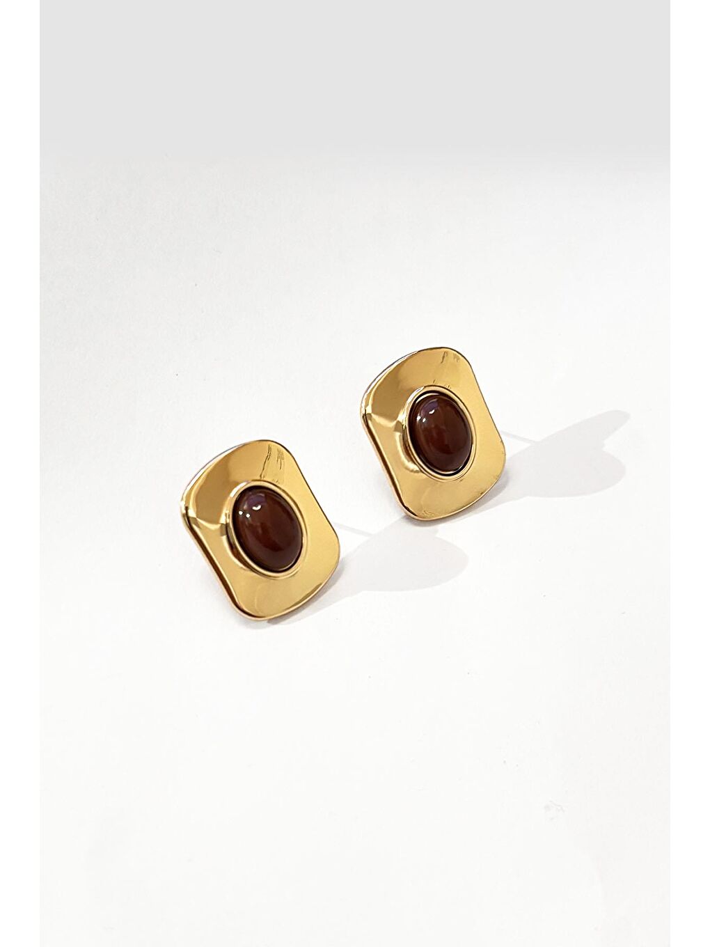 Kahverengi Gold Detaylı Çelik Düğme Küpe-1