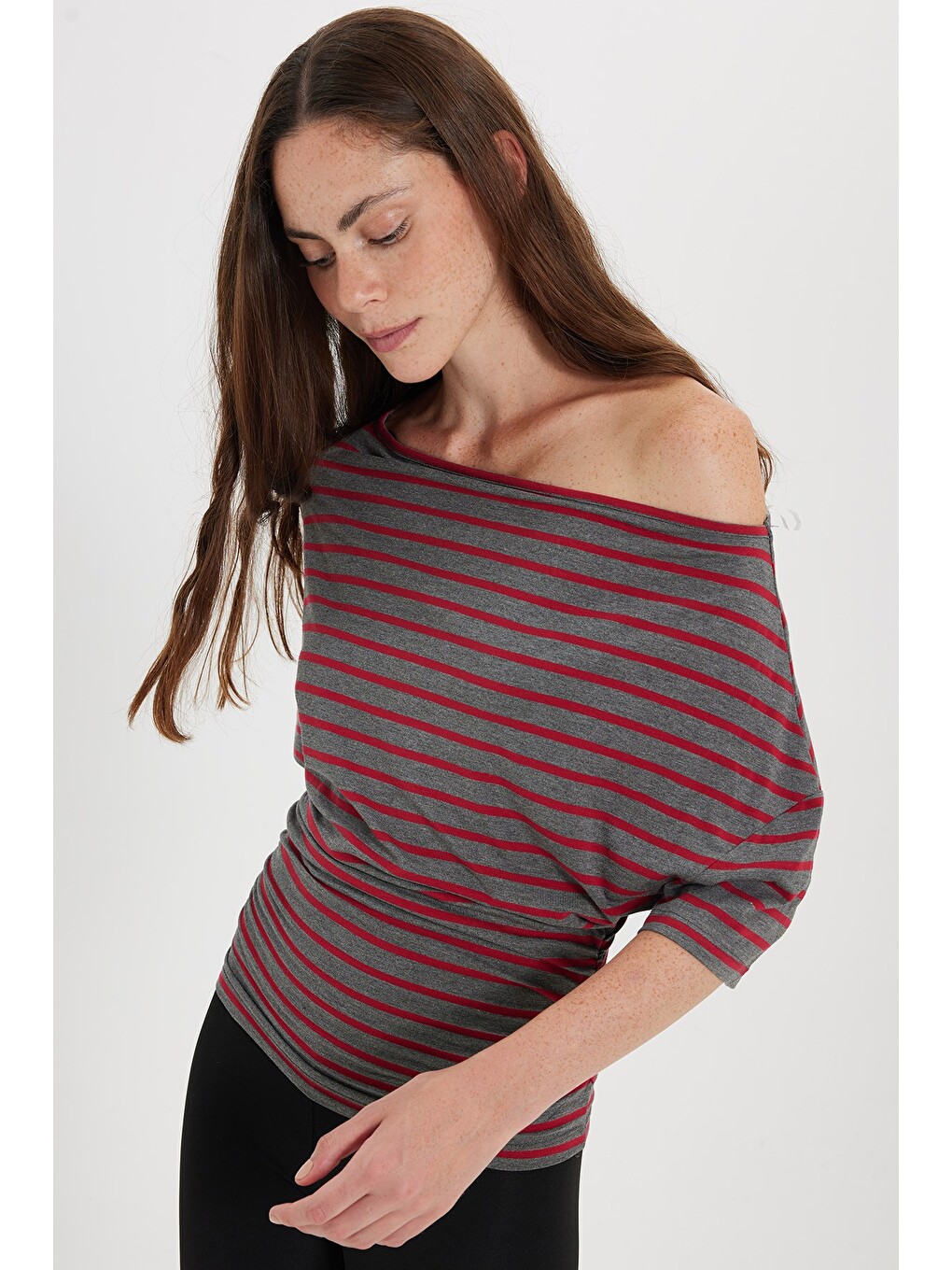 Kadın Regular Fit Klasik Kesim Asimetrik Yaka Yarasa Kol Çizgili Elastanlı Bordo Viskon Crop Bluz-7