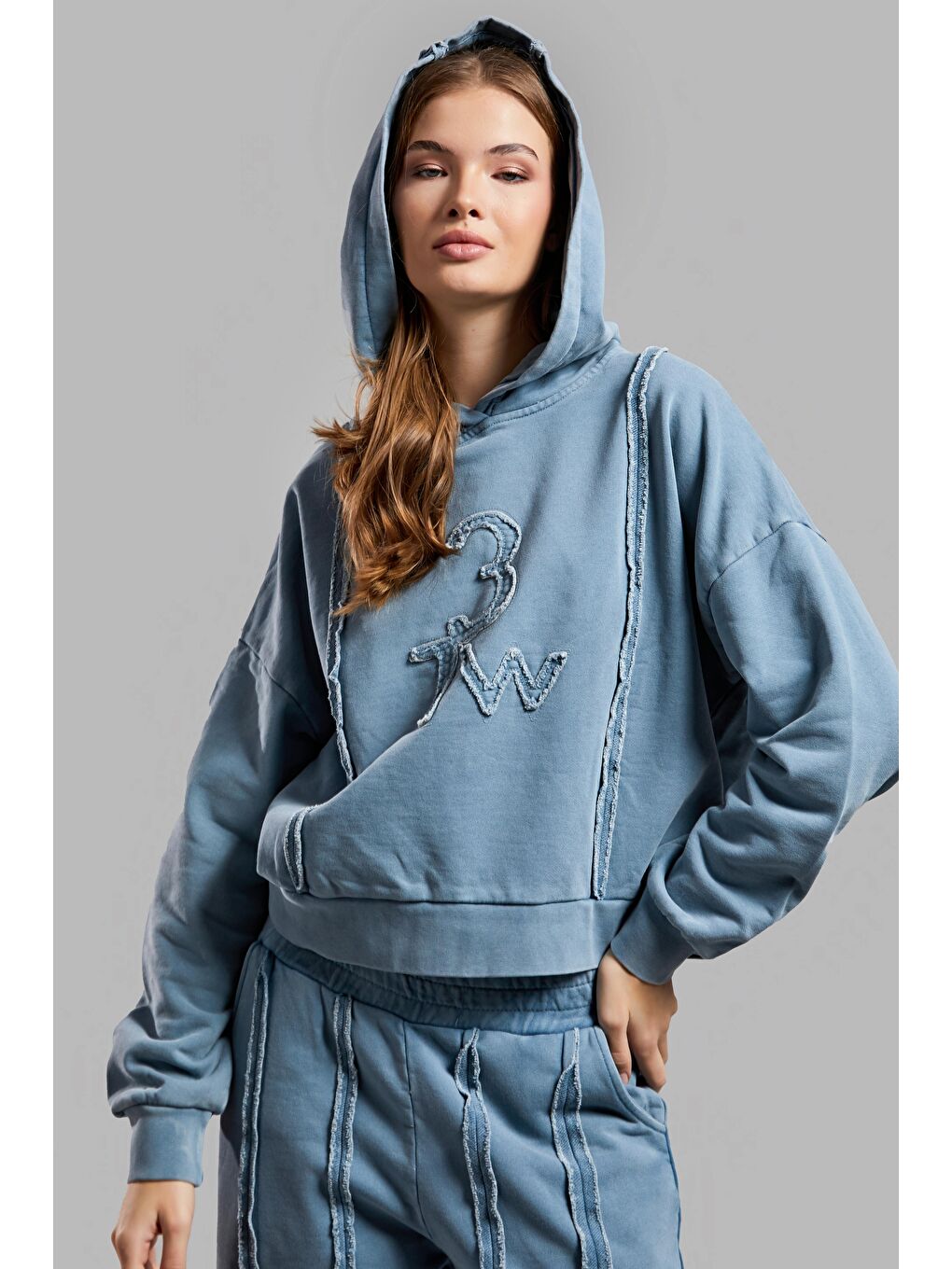 Kadın İndigo Renk Yıkamalı Özel Kumaş Tasarım Kapüşonlu Sweatshirt-3