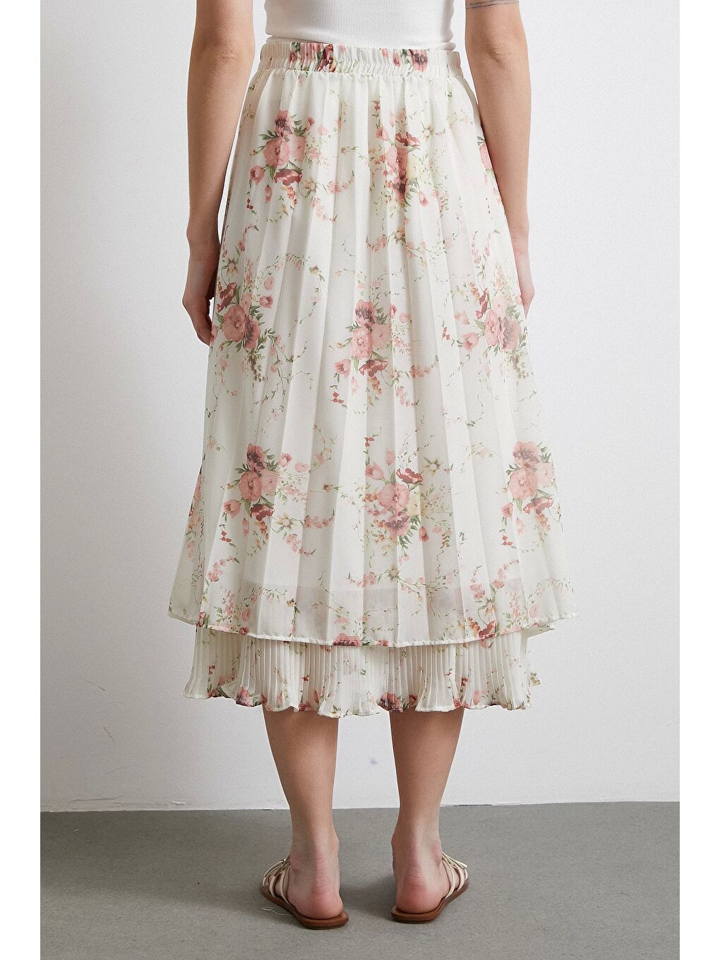 Ekru Fırfırlı Piliseli Etek Krem-5