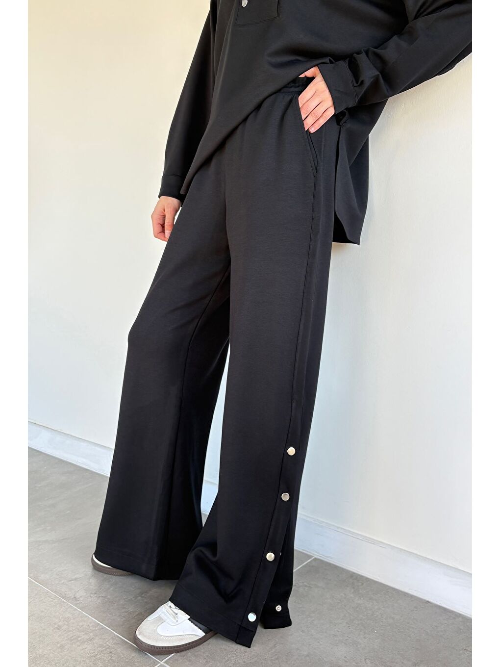 Siyah Kadın Çıtçıt Detaylı Sweat Bel Lastikli Pantolon İkili Takım-1