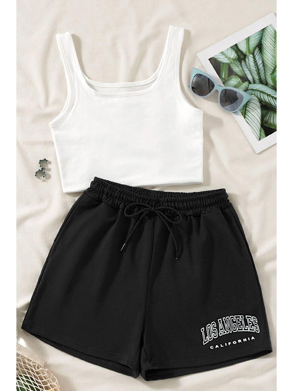 Kadın Los Angeles Baskılı Beyaz Askılı Crop Şort Takım