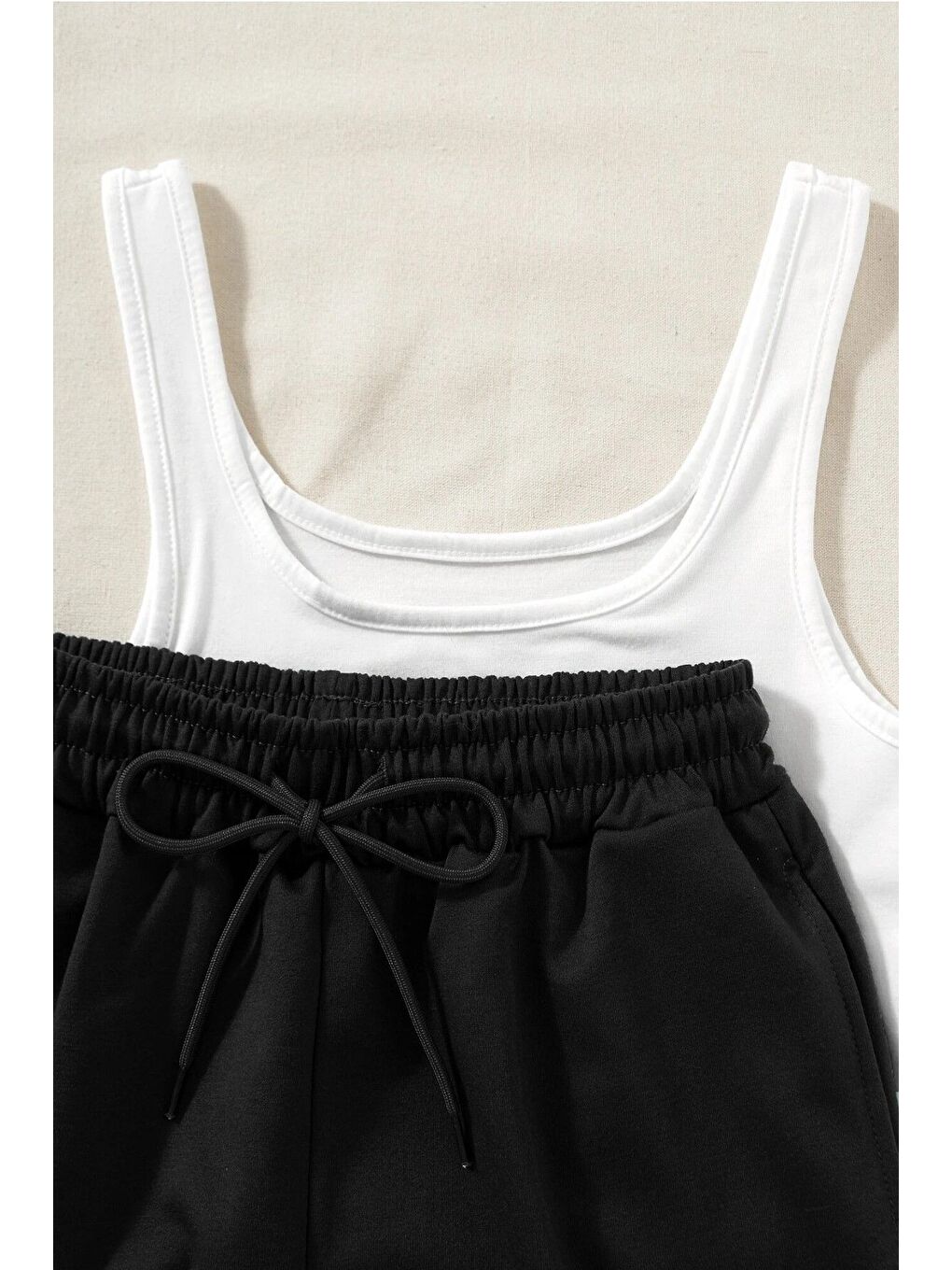 Kadın Los Angeles Baskılı Beyaz Askılı Crop Şort Takım-3