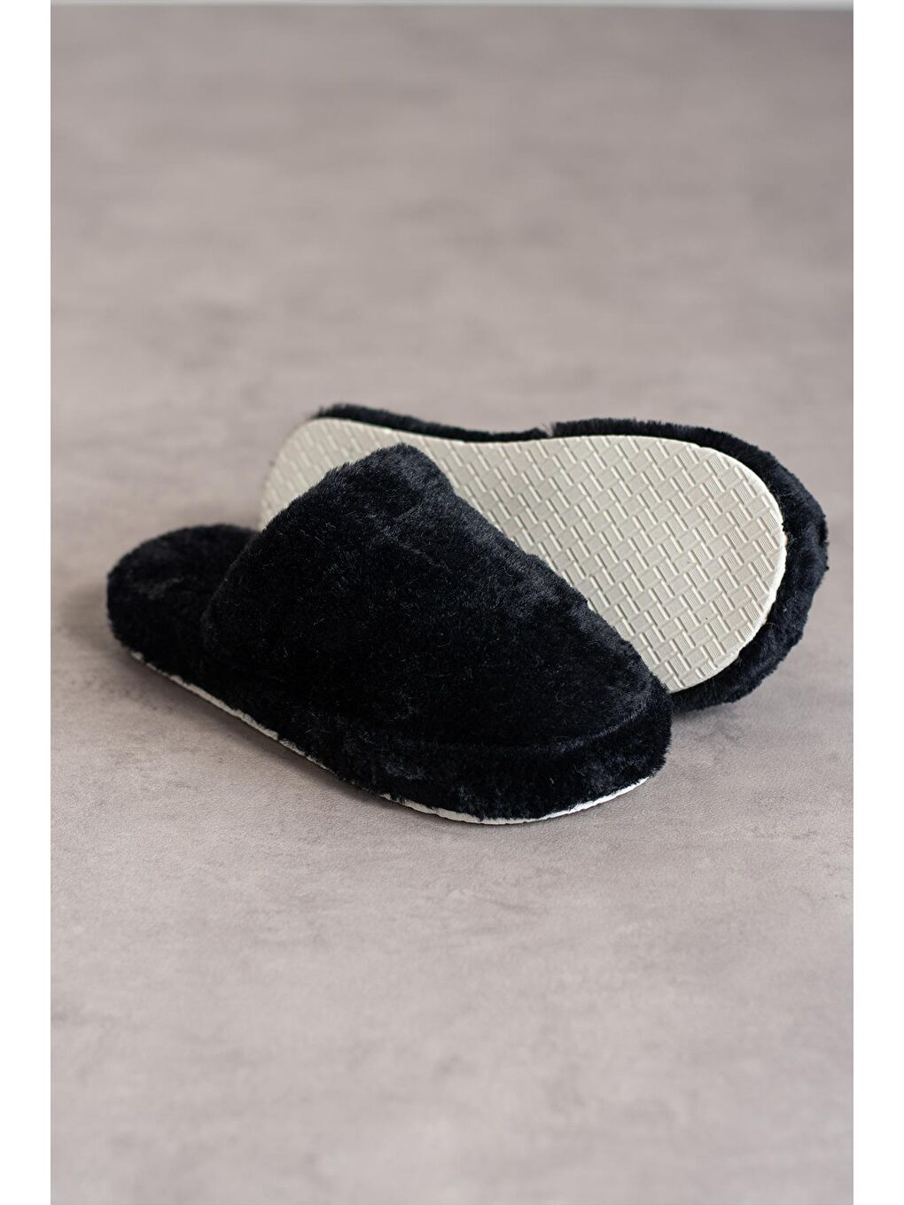 Siyah TÜYLÜ KAPALI Kadın Ev Terliği Kışlık Terlik Sessiz Taban-3