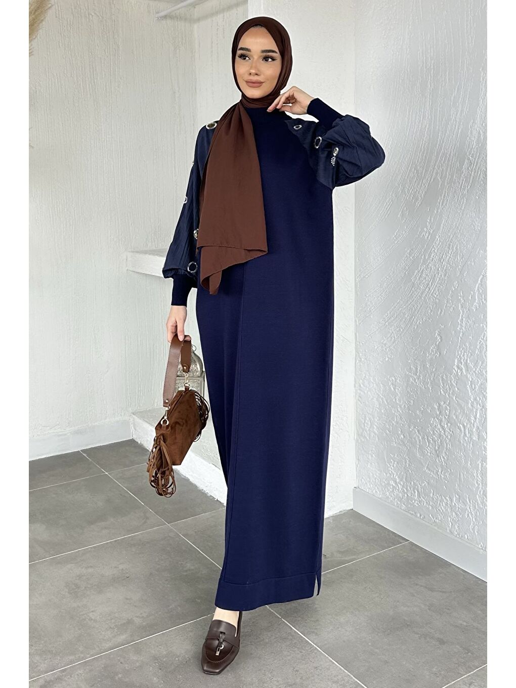 Lacivert Kollar Taş İşlemeli Tesettür Triko Elbise-1