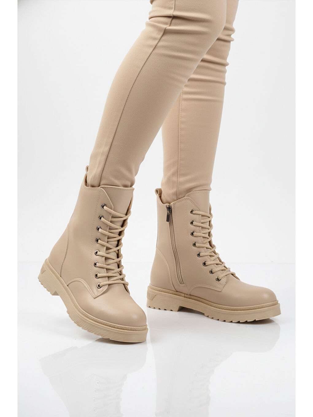 Bej Cilt Kürklü Bağcıklı Fermuarlı Kaymaz Kadın Bot 525383 Z