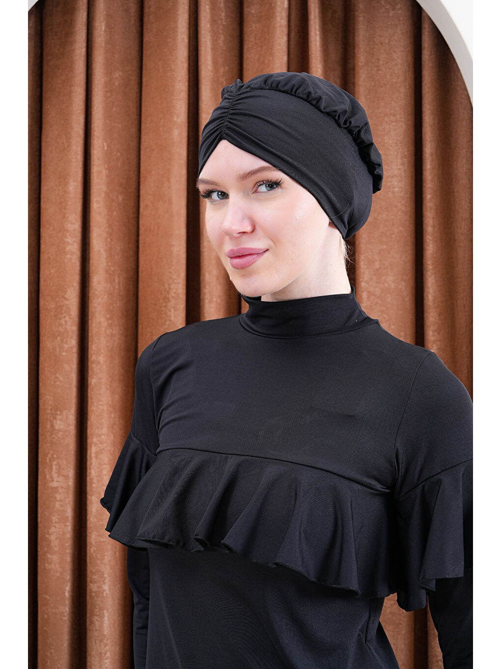 Siyah Volan Detaylı Uzun Kollu Kapalı Tesettür Mayo 3712-4