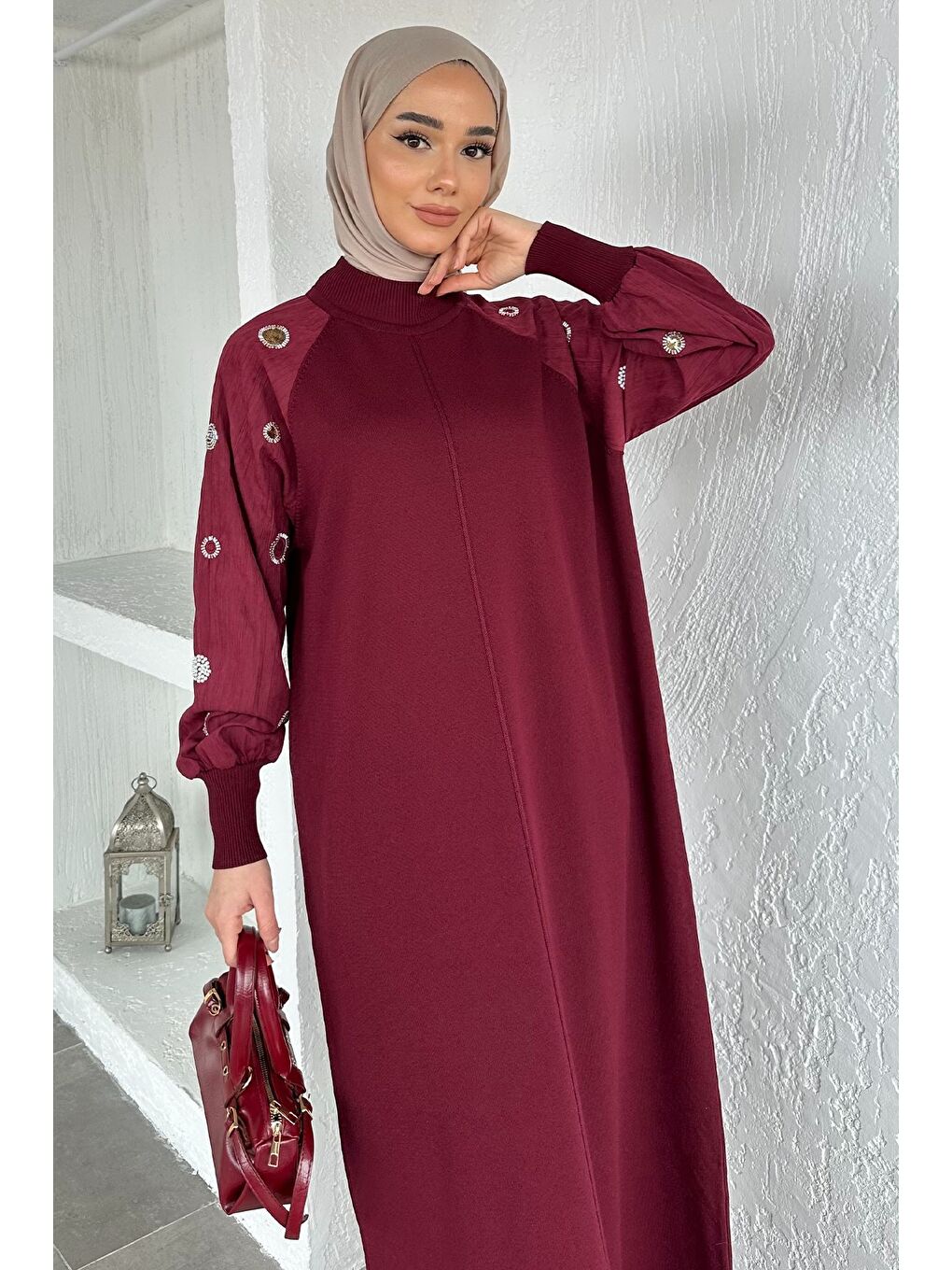 Bordo Kollar Taş İşlemeli Tesettür Triko Elbise-6