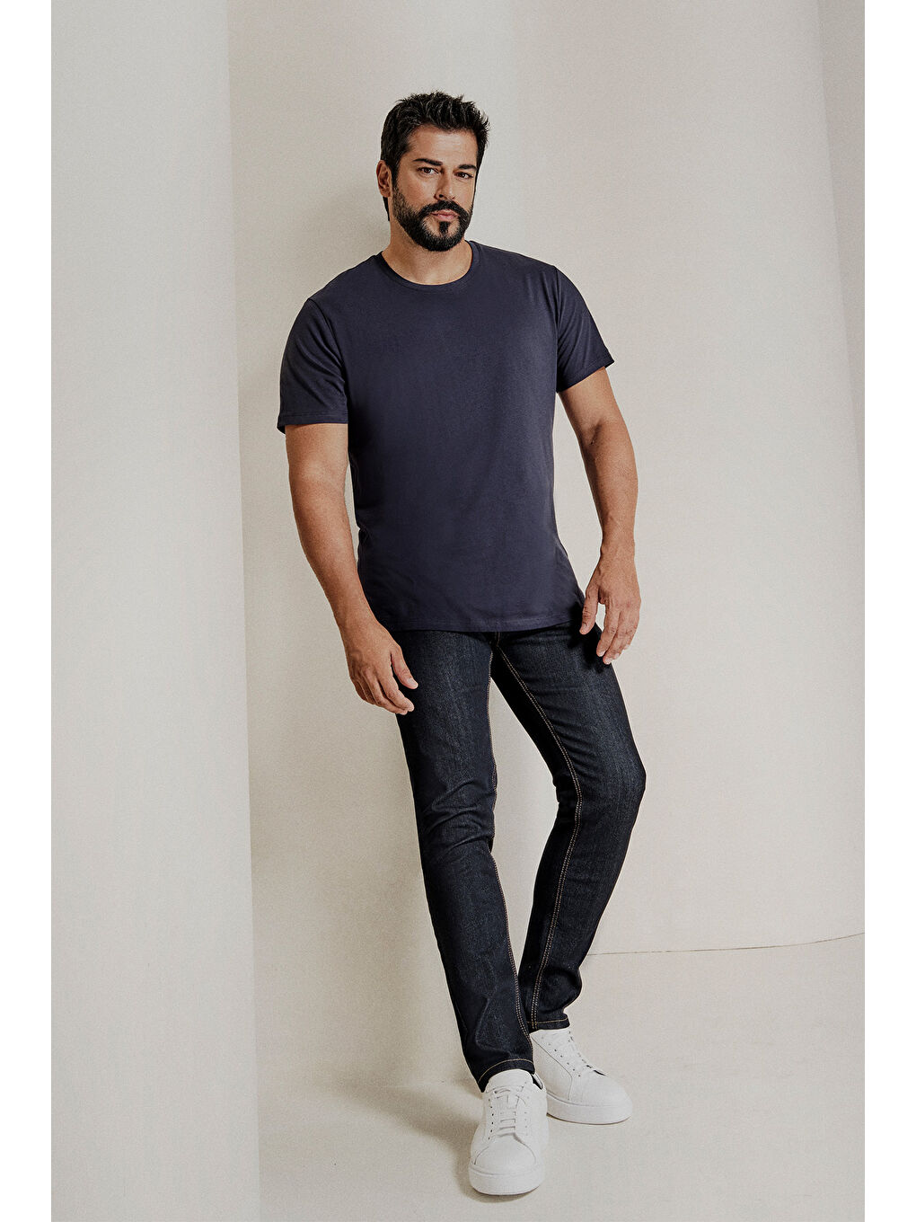 Erkek Beyaz-Siyah-Lacivert-Haki Slim Fit 4'lü Tişört Paket-6