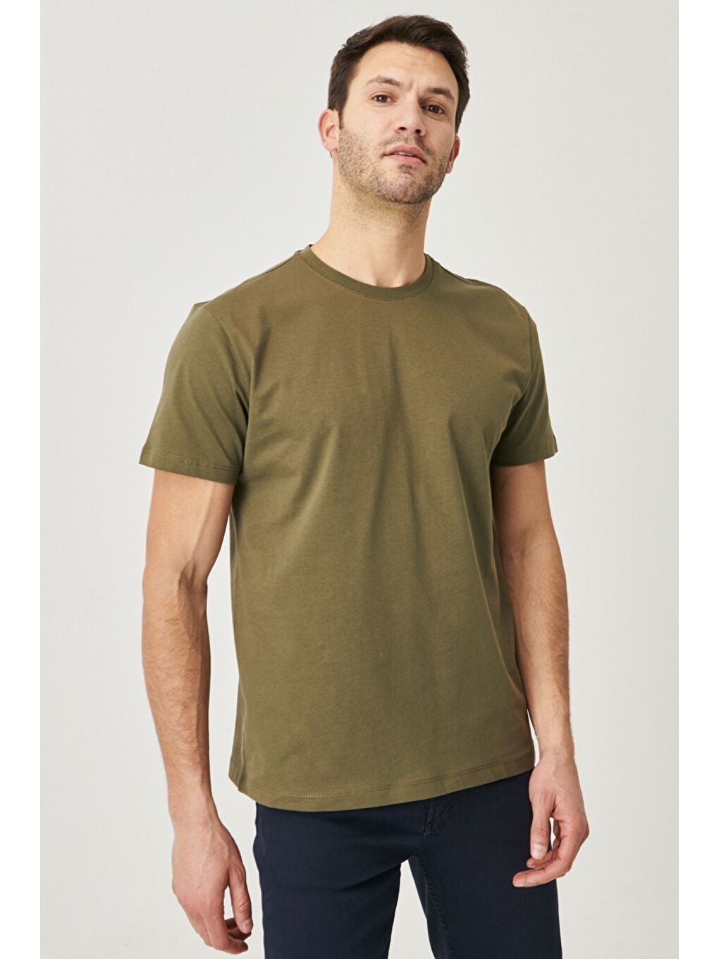 Erkek Beyaz-Siyah-Lacivert-Haki Slim Fit 4'lü Tişört Paket-8