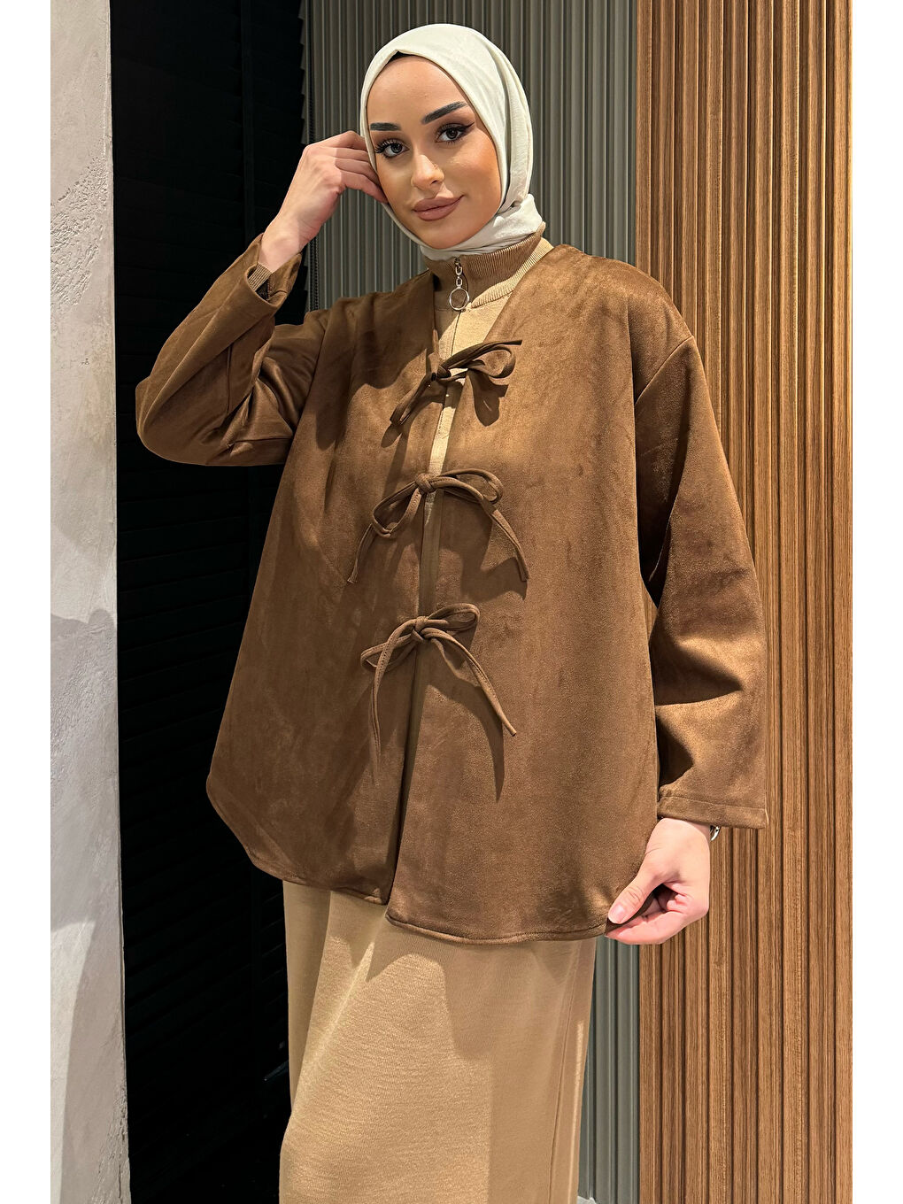 Kahverengi Kadın Ön Bağlamalı Tesettür Süet Ceket-1