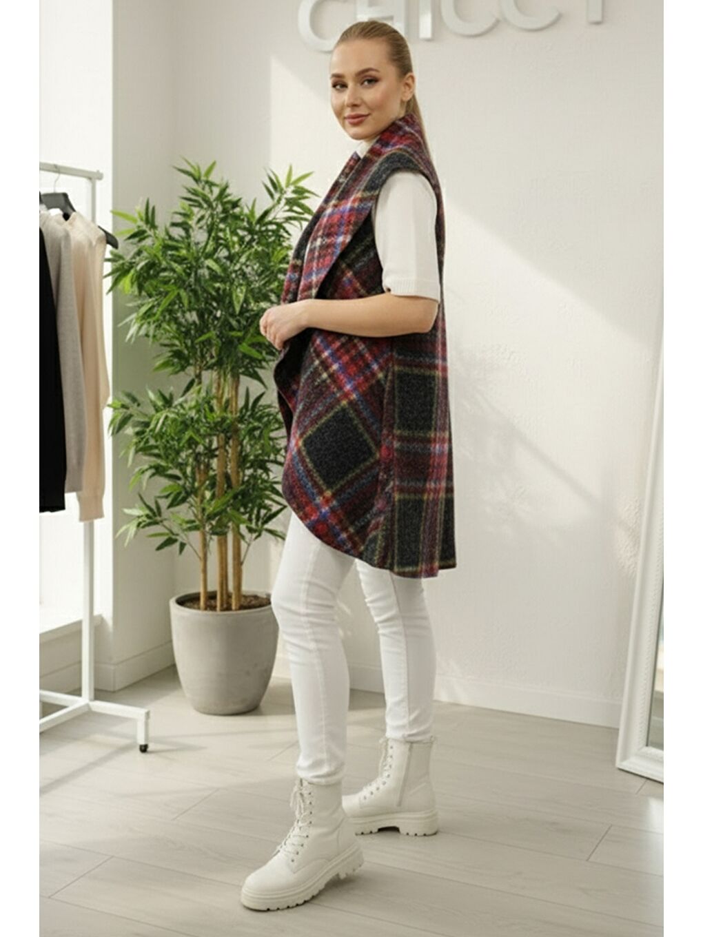 İtalyan Siyah-Bordo Şal Yaka Kolsuz Ekose Kapamasız Kalın Akrilik Uzun Oversize Dokuma Yelek 85 68-3