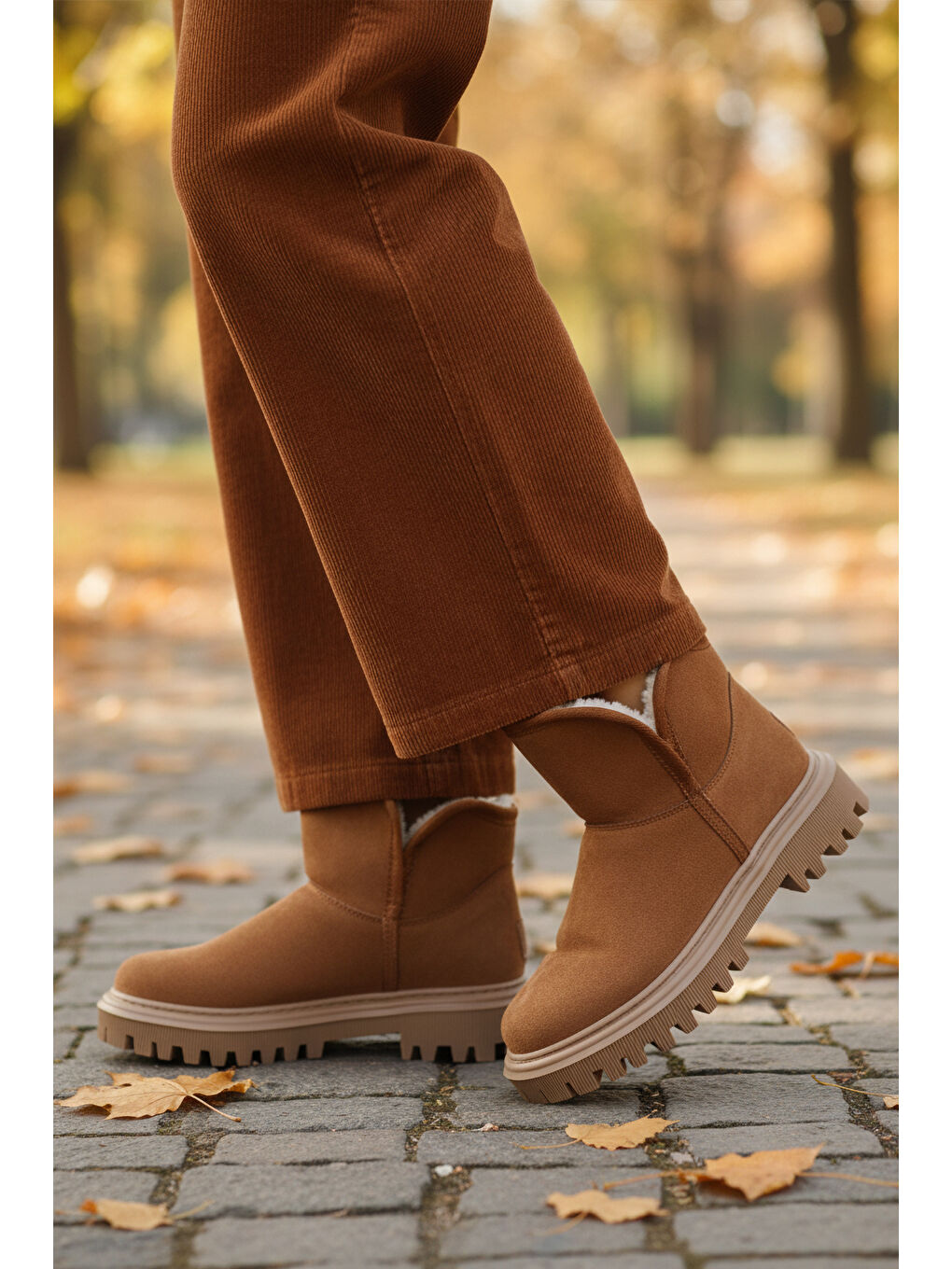 Kahverengi Taba Süet İçi Kürklü Soğuğa Dirençli Kaymaz Kadın Bot 548038 Z-2