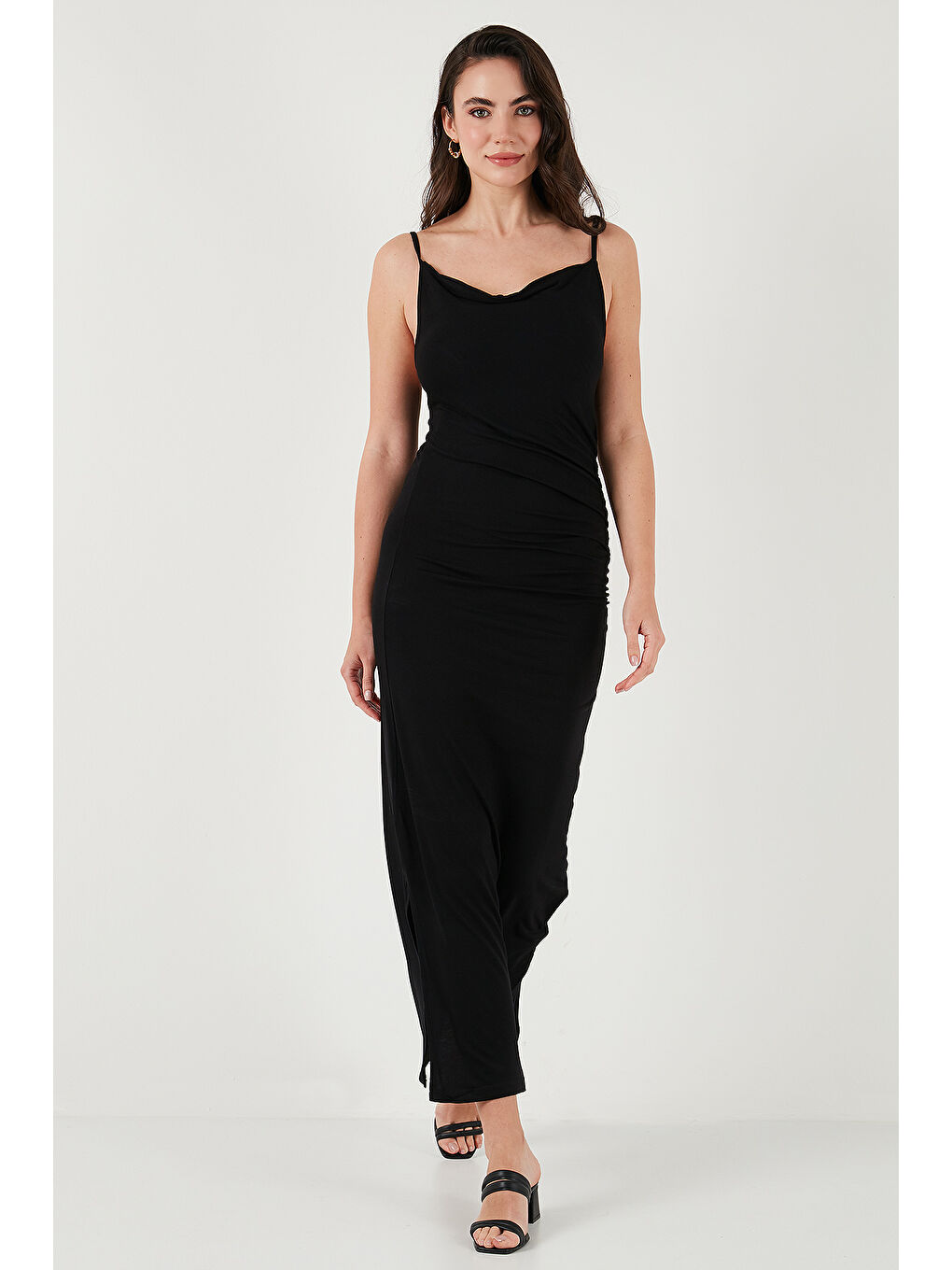 Siyah Büzgü Detaylı Slim Fit Yırtmaçlı Uzun Boy Asimetrik Yaka Kadın Elbise 5866291-5