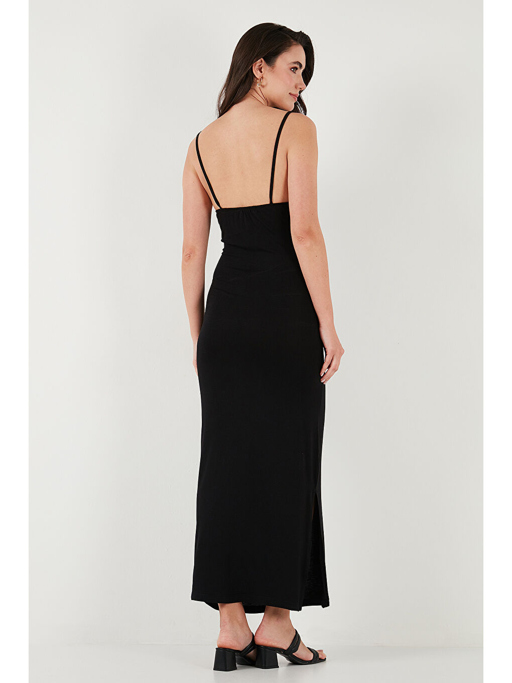 Siyah Büzgü Detaylı Slim Fit Yırtmaçlı Uzun Boy Asimetrik Yaka Kadın Elbise 5866291-6