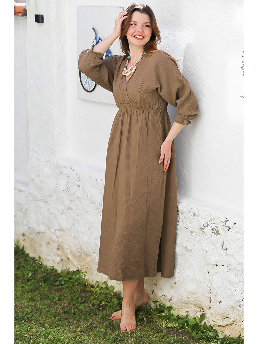Kahverengi Açık Kahve Kruvaze Yaka 3/4 Kol Yıkamalı Yırtmaçlı Casual Müslin Uzun Dokuma Elbise 130 60-5