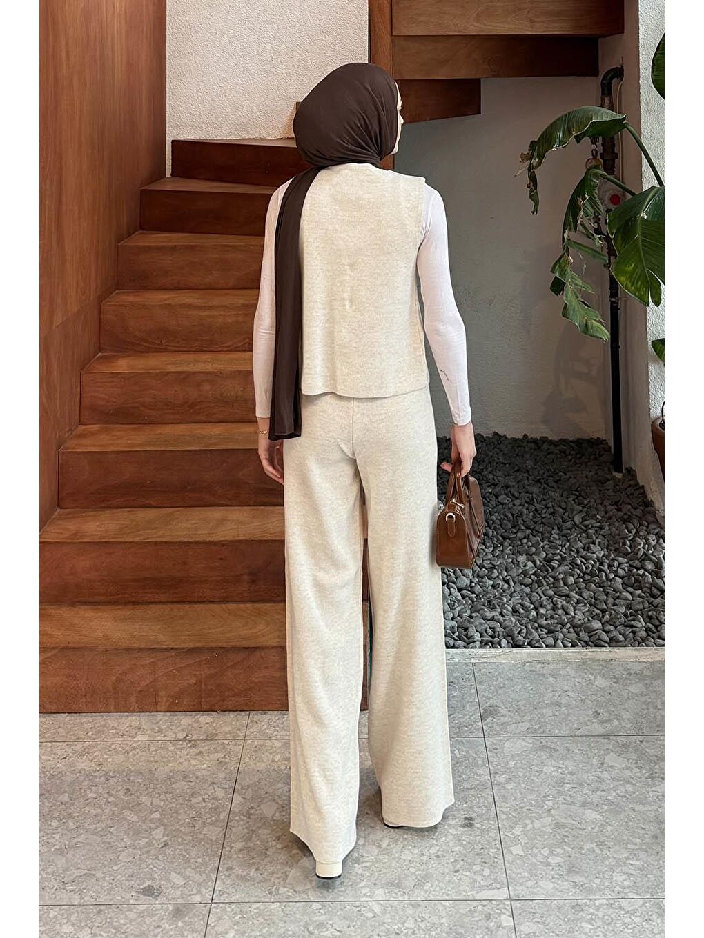 V Yaka Yelekl Takım Bej-3