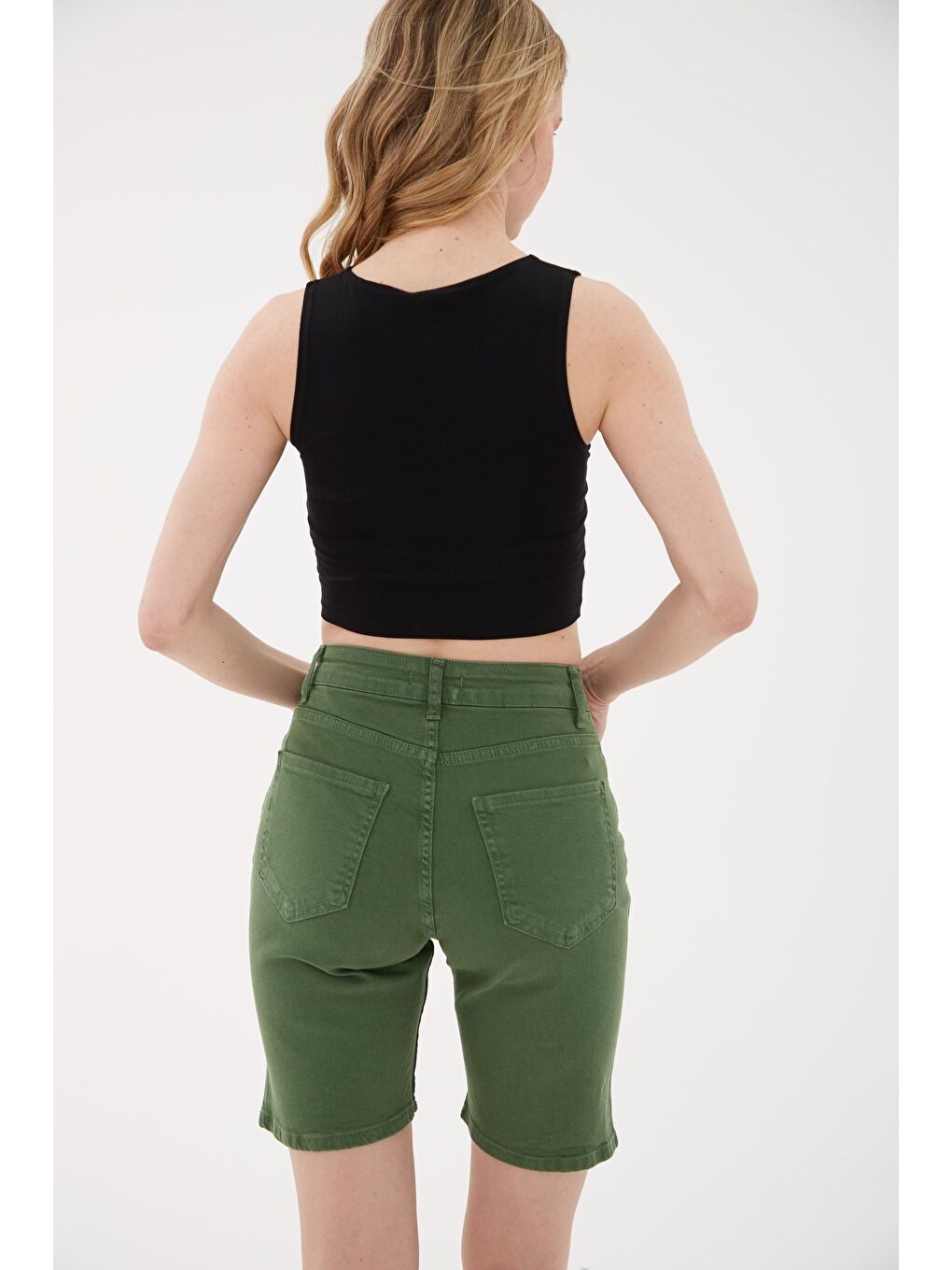 Siyah Pamuklu Slim Fit Bisiklet Yaka Crop 25Y0326K1-3