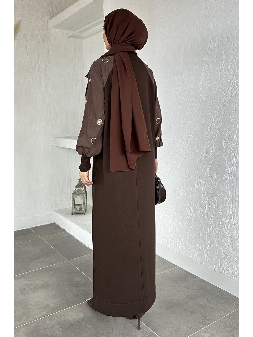 Kahverengi Kollar Taş İşlemeli Tesettür Triko Elbise-7