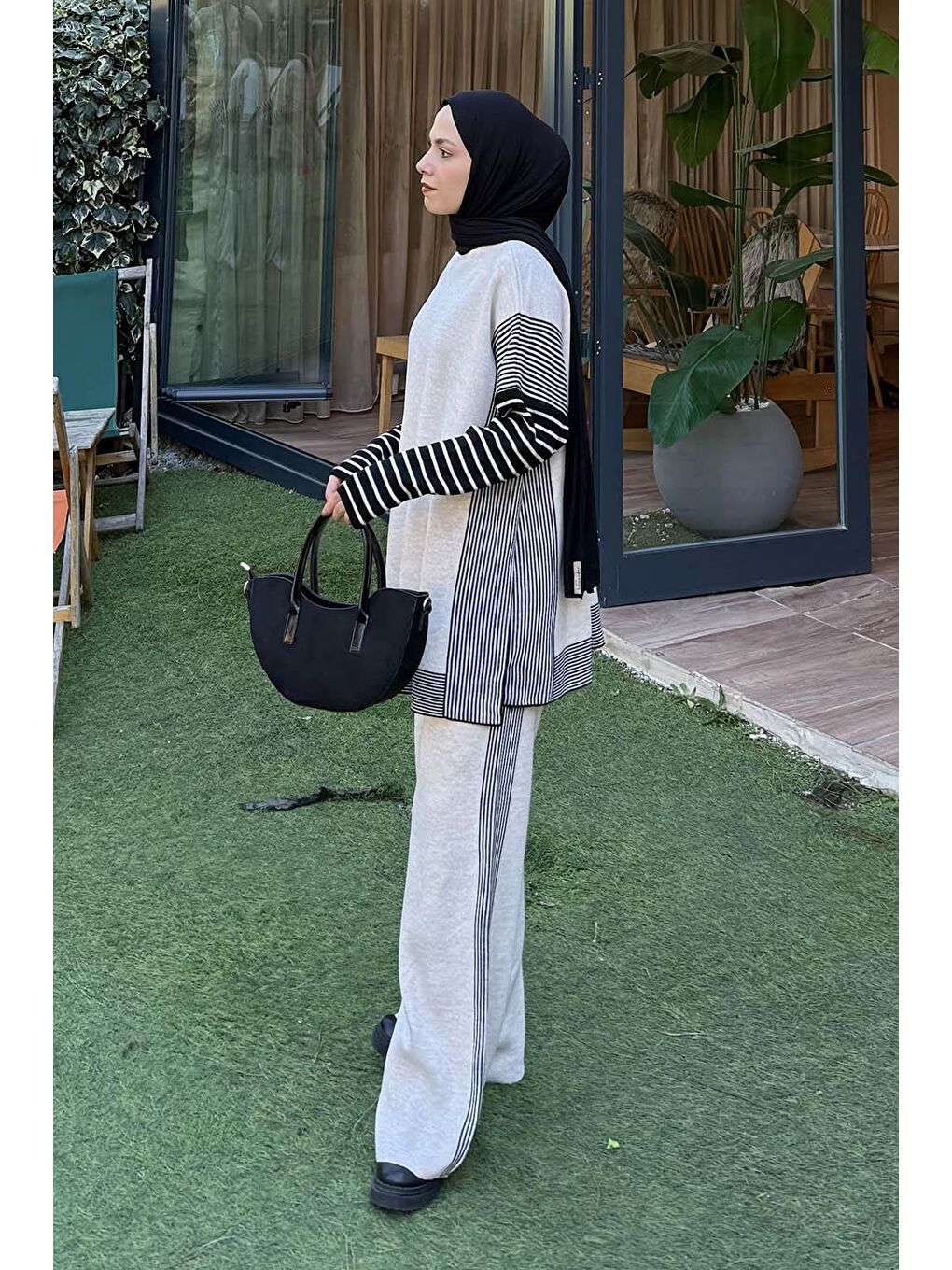 Yan Çizgili Panço Tesettür Takım Bej-1