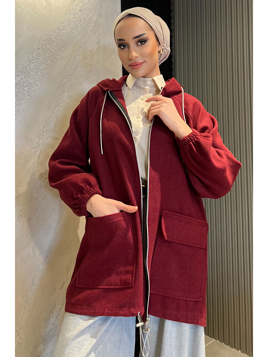 Bordo Fermuarlı Kapüşonlu Tesettür Kaşe Ceket-1