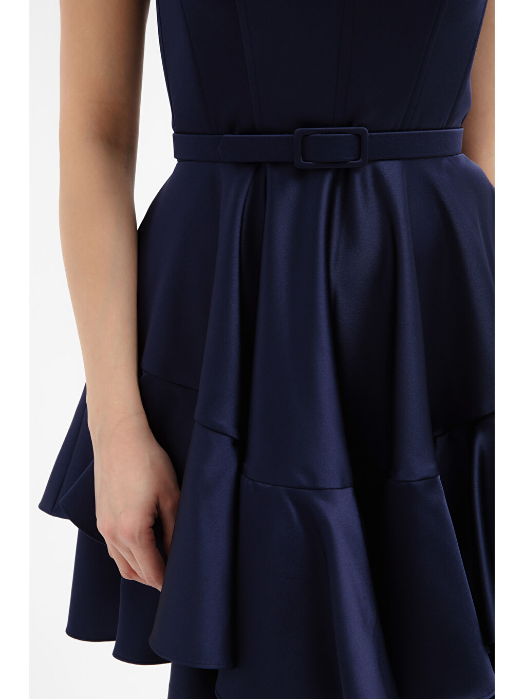 Kadın Lacivert İnce Askılı Kemerli Kısa Saten Mezuniyet Abiye Elbise-3