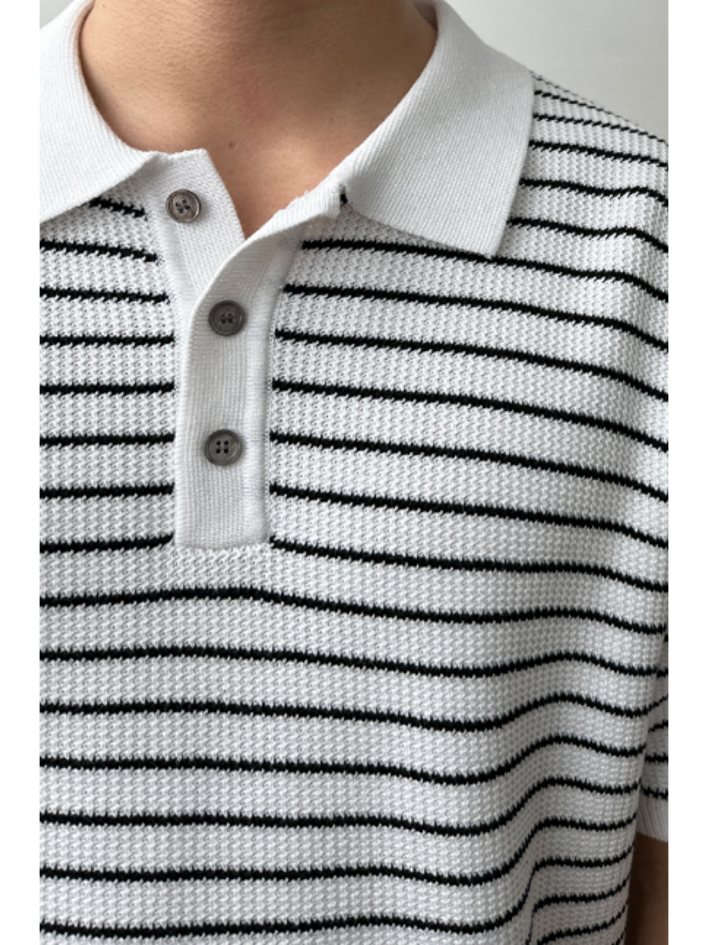 Erkek Beyaz Çizgili Düğmeli Regular Fit Triko T-Shirt-2