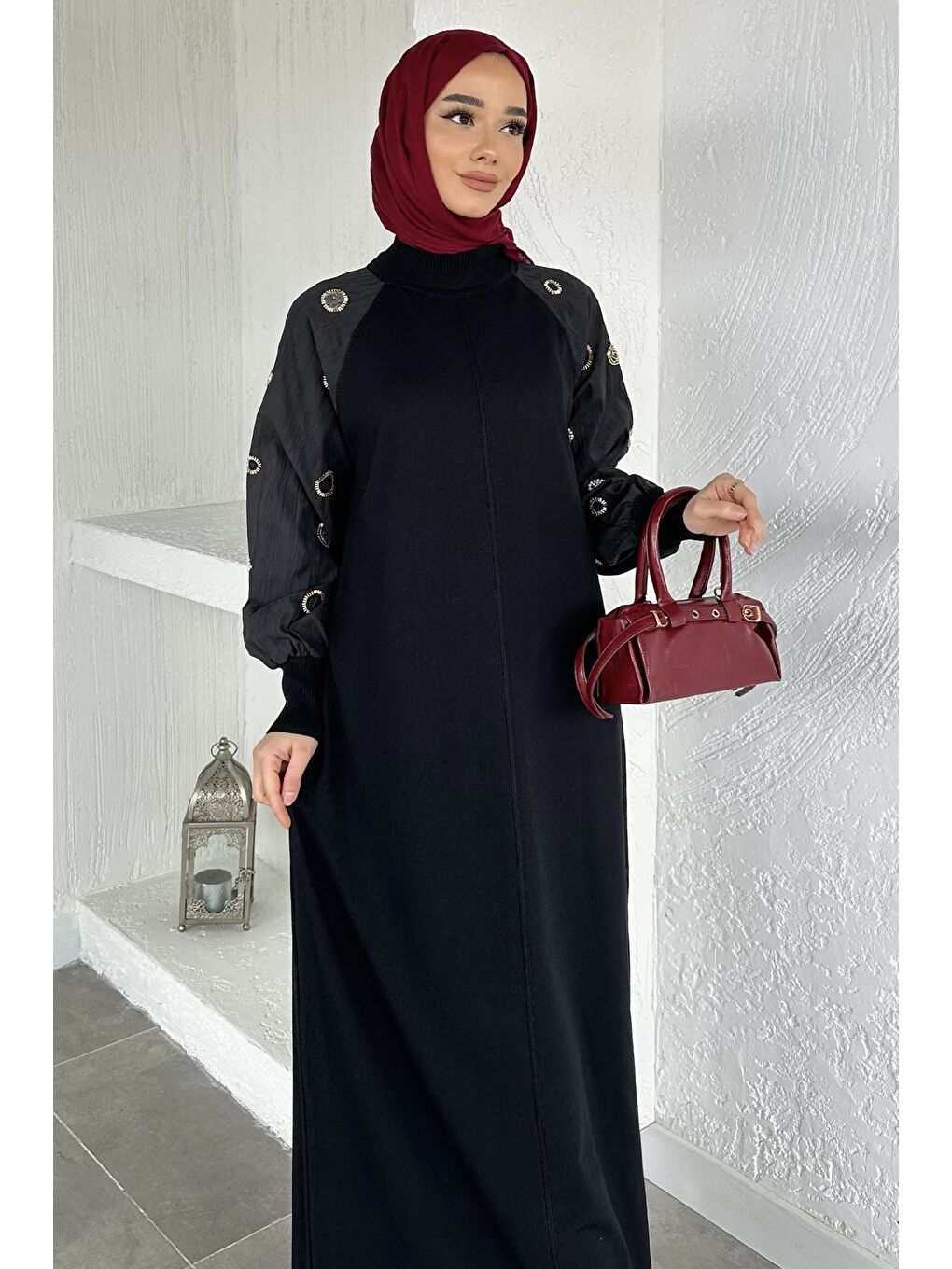 Siyah Kollar Taş İşlemeli Tesettür Triko Elbise-1