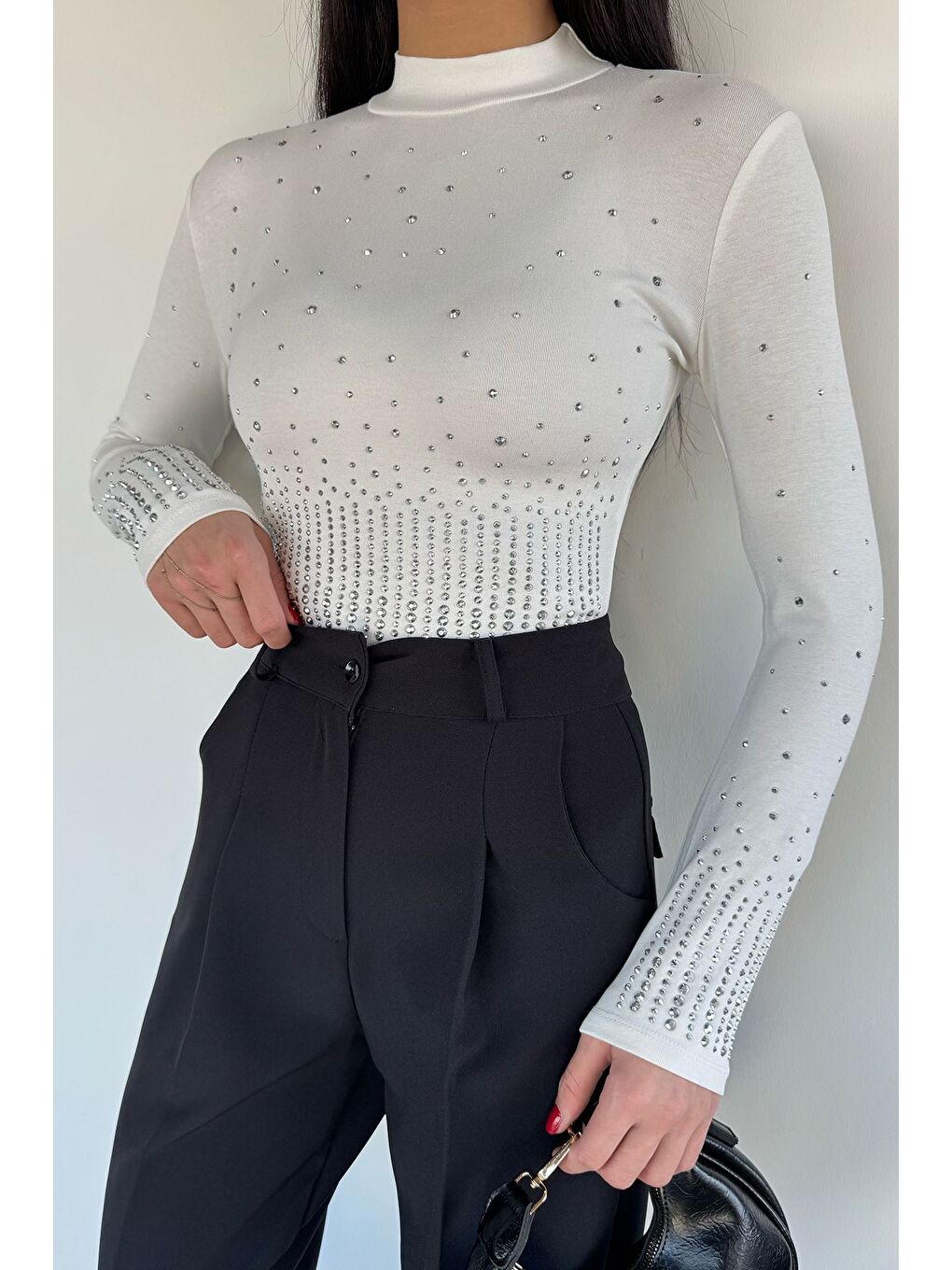 Ekru Kadın Dik Yaka Elastanlı Taş İşlemeli Bluz-2