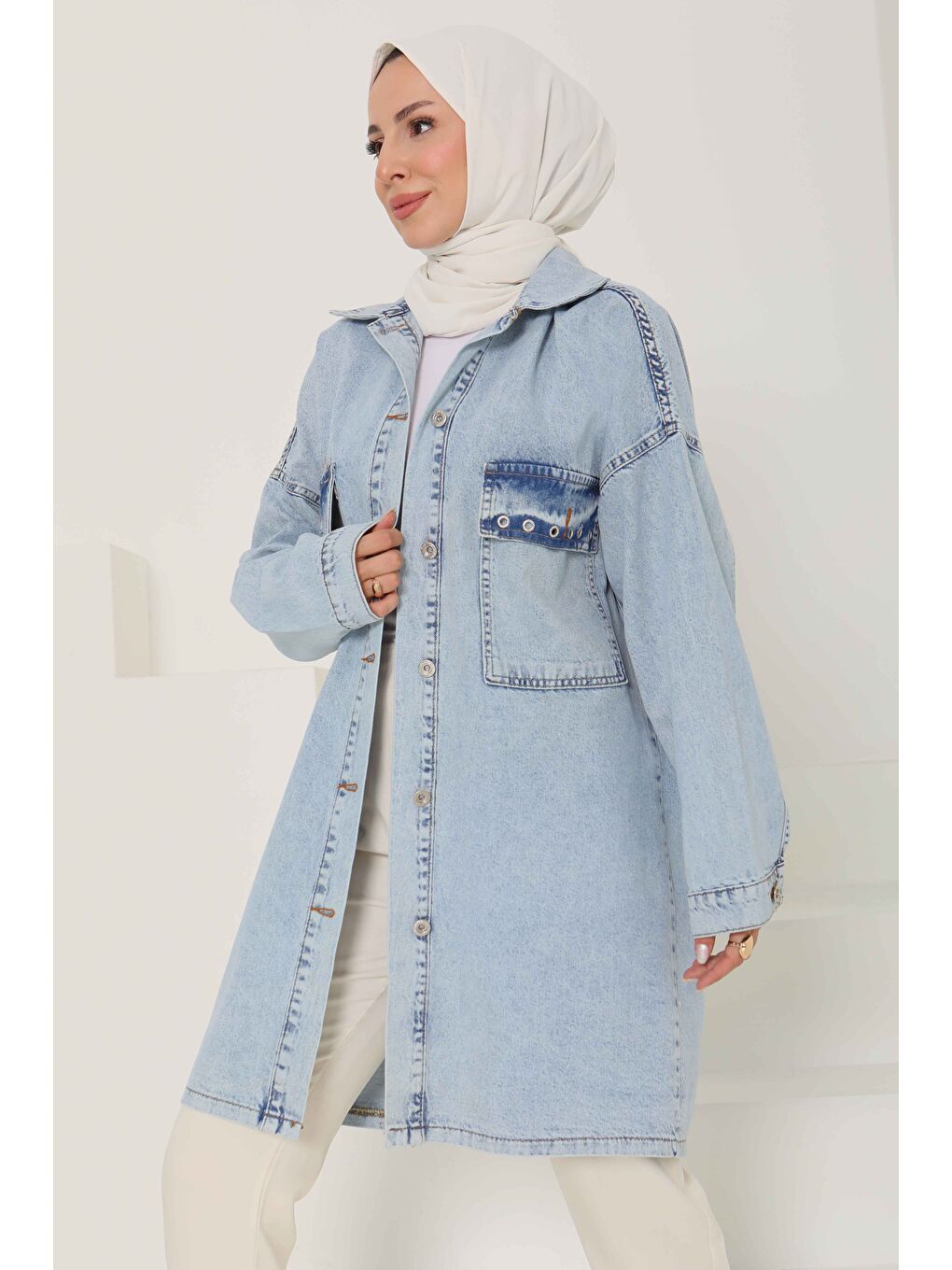 Kadın Oversize Kuş Gözü Cepli Jean Ceket Buz Mavi   26579-4