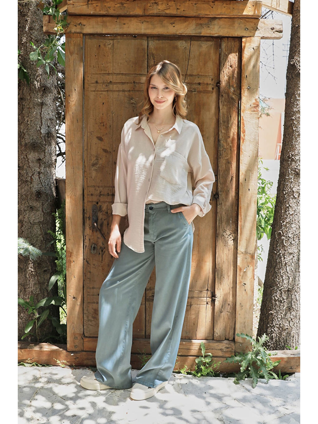 Bej Basic Tek Cepli Oversize Gömlek-1