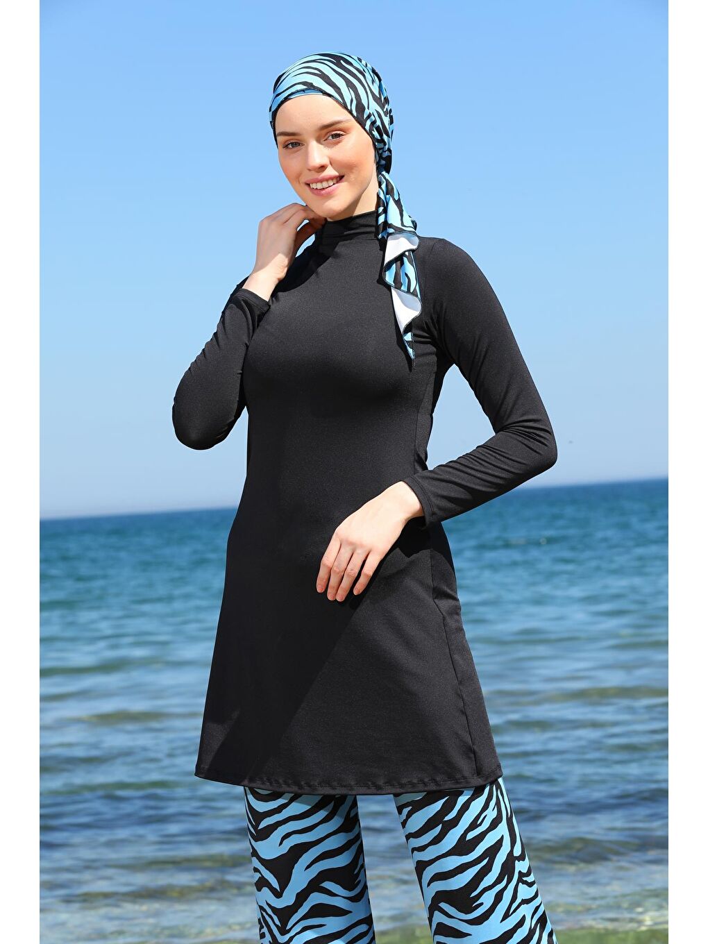 Siyah Bolpaça Fularlı Tasarım Kapalı Tesettür Mayo 3361-4
