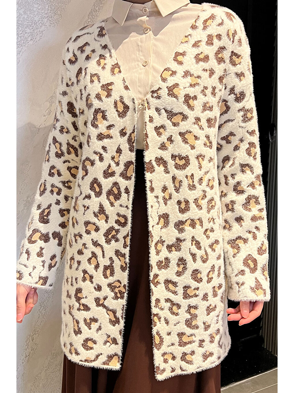 Julude Ekru Leopar Desenli Sakallı Tesettür Triko Hırka - 5