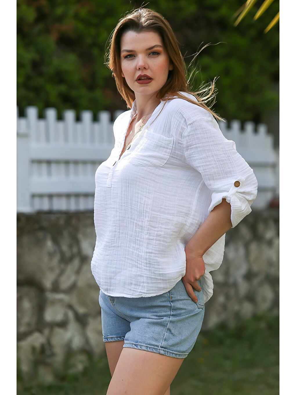 Beyaz Gömlek Yaka Düğmeli Uzun Kollu Cepli Casual Müslin Arkası Uzun Dokuma Bluz 70 66-3