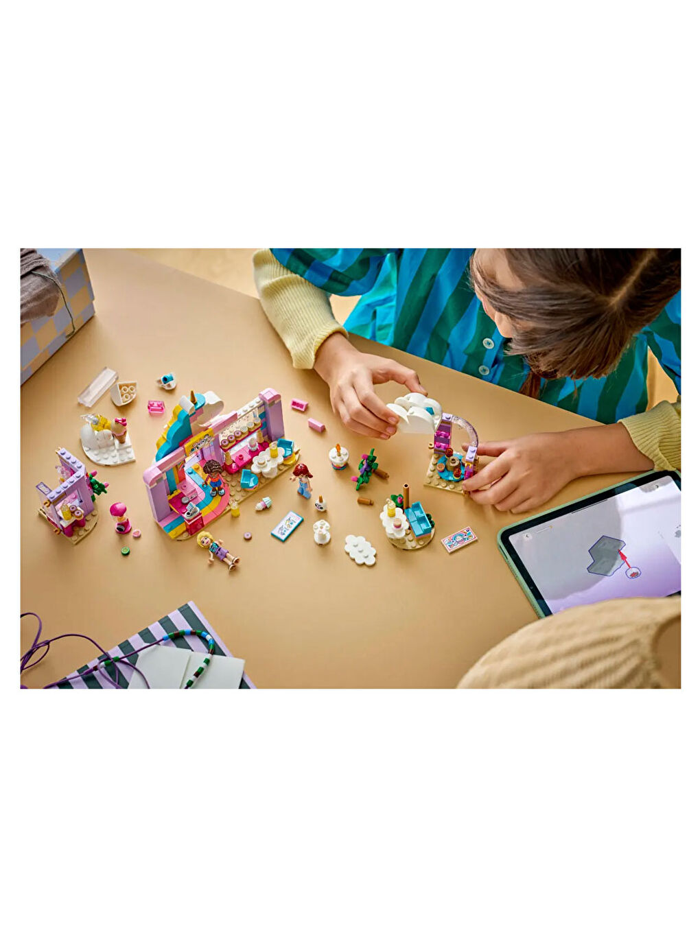 Friends Renkli Düşler Kafe 42684-1