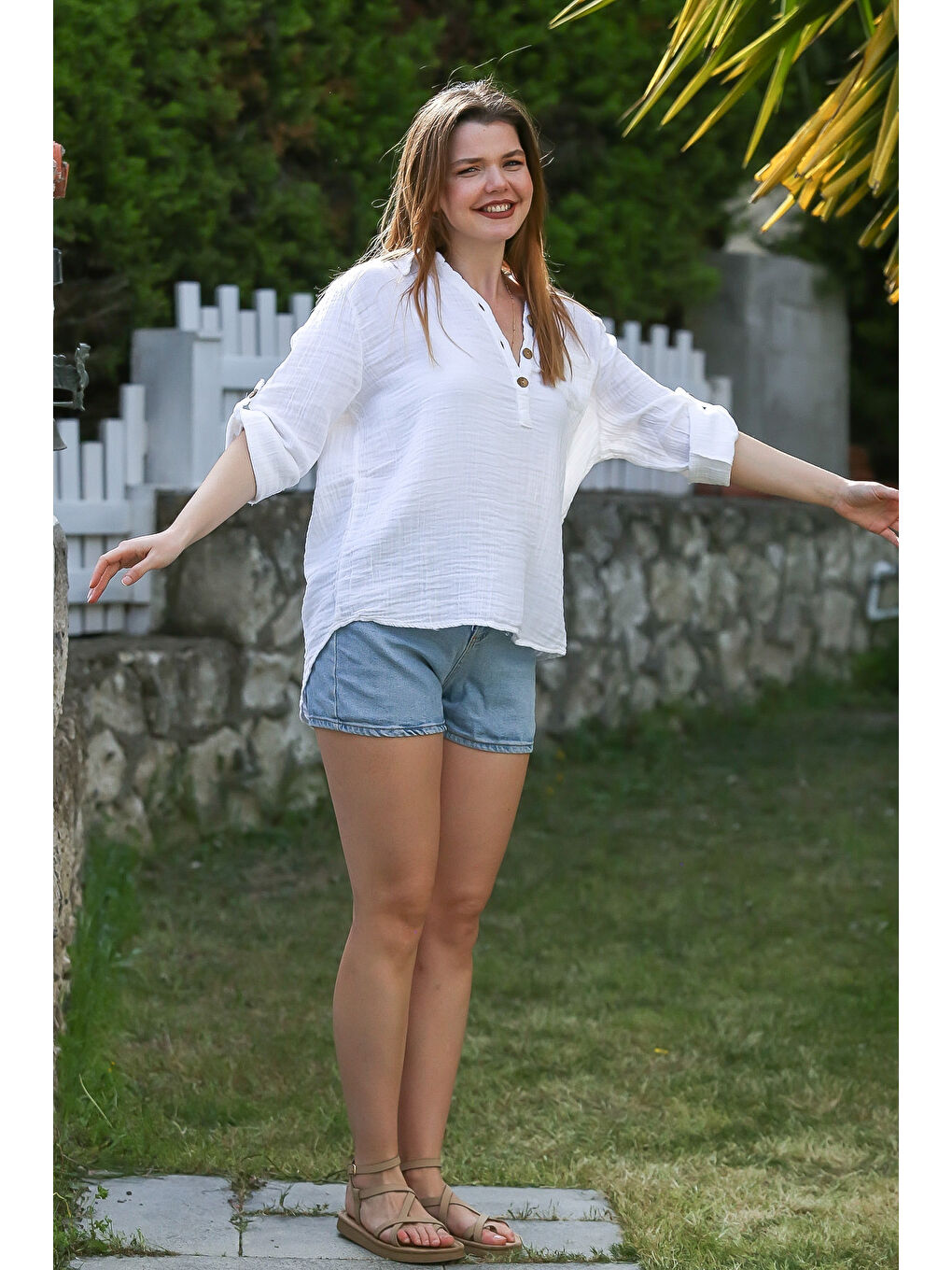 Beyaz Gömlek Yaka Düğmeli Uzun Kollu Cepli Casual Müslin Arkası Uzun Dokuma Bluz 70 66-5