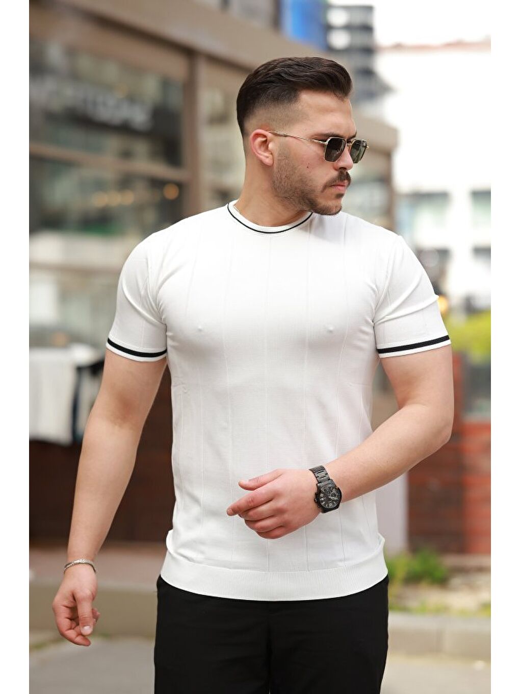 Beyaz Erkek Bisiklet Yaka çizgi Desenli Ribanalı Kısa Kollu Tshirt