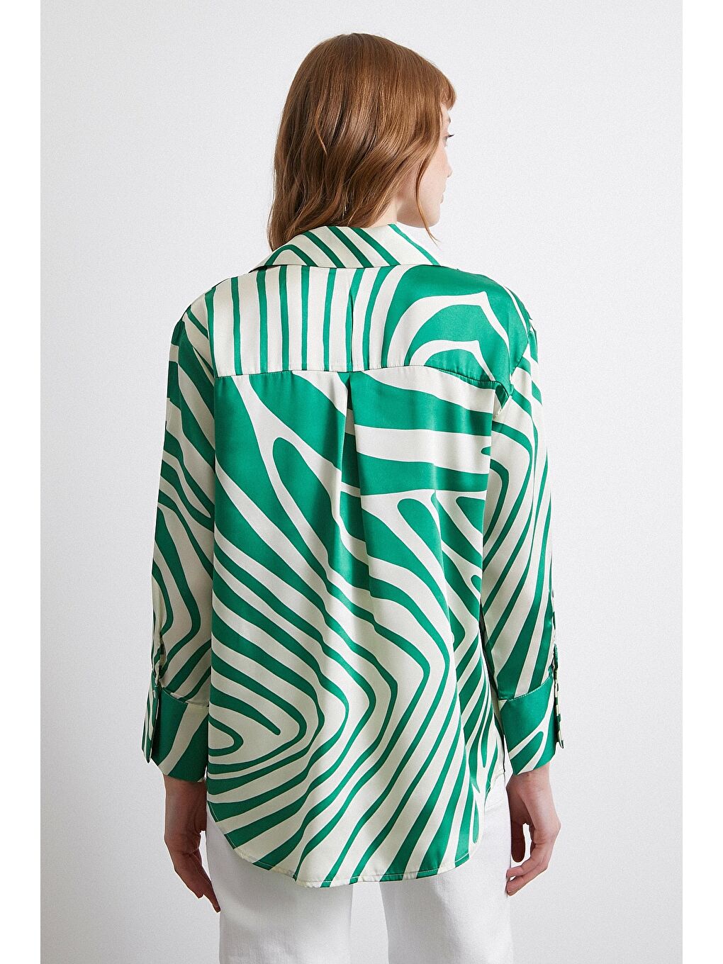 Zebra Desen V Yaka Gömlek Yeşil-3