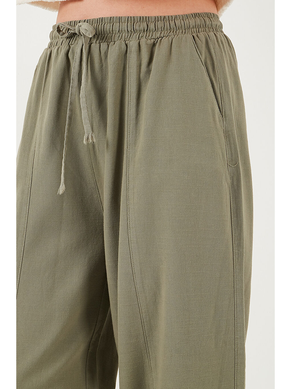 Haki Pamuklu Relaxed Fit Normal Bel Daralan Paça Pantolon 668YP5198-4