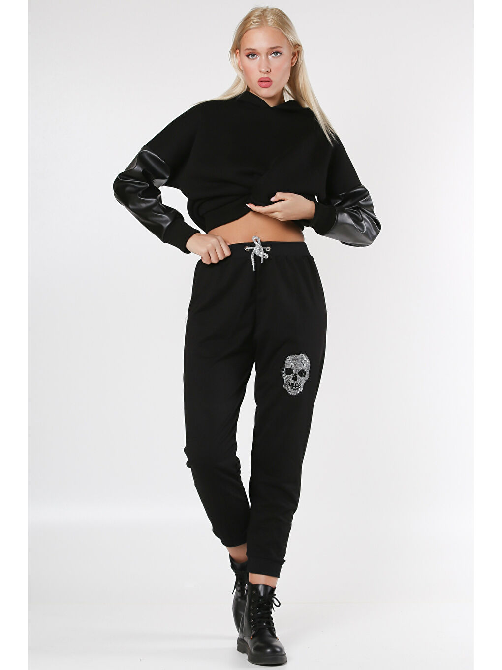 Siyah Aplikeli Jogger Lastik Bel Jogger Paça Örme Pantolon-2