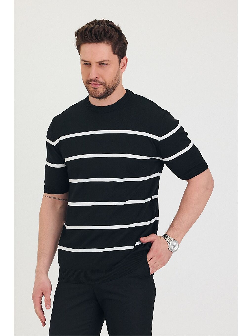 Siyah Erkek Bisiklet Yaka Kalın Çizgi Detaylı Kısa Kollu Ince Triko Tişört-4