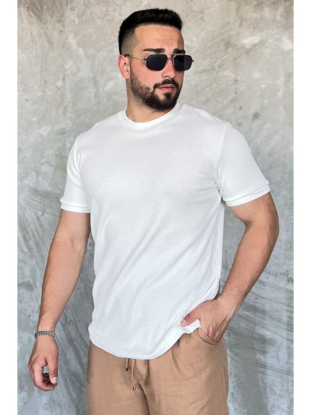 Ekru Bisiklet Yaka Kendinden Desenli Erkek Tişört-1