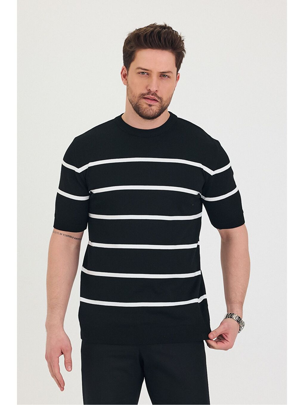 Siyah Erkek Bisiklet Yaka Kalın Çizgi Detaylı Kısa Kollu Ince Triko Tişört-5