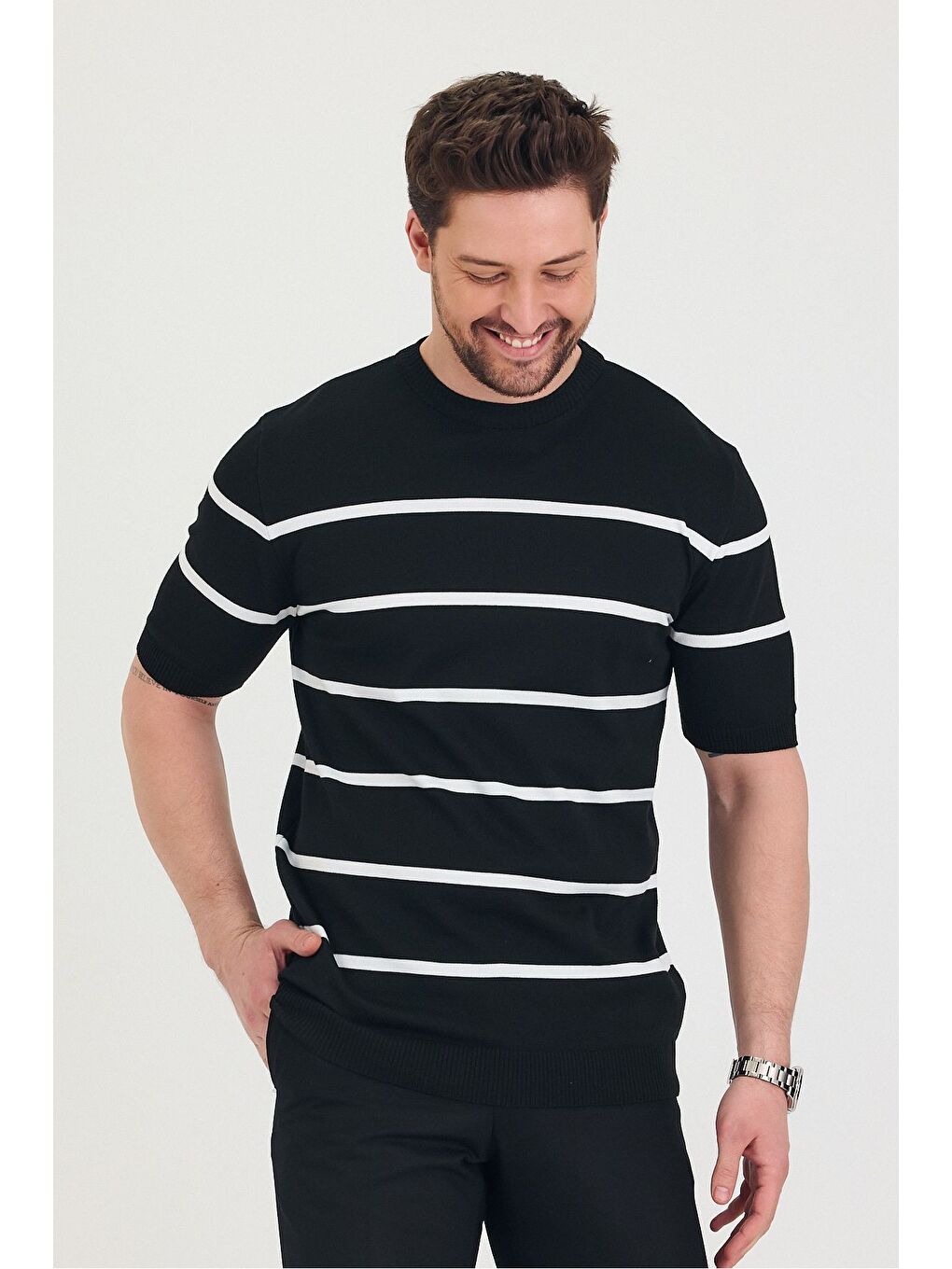 Siyah Erkek Bisiklet Yaka Kalın Çizgi Detaylı Kısa Kollu Ince Triko Tişört-6