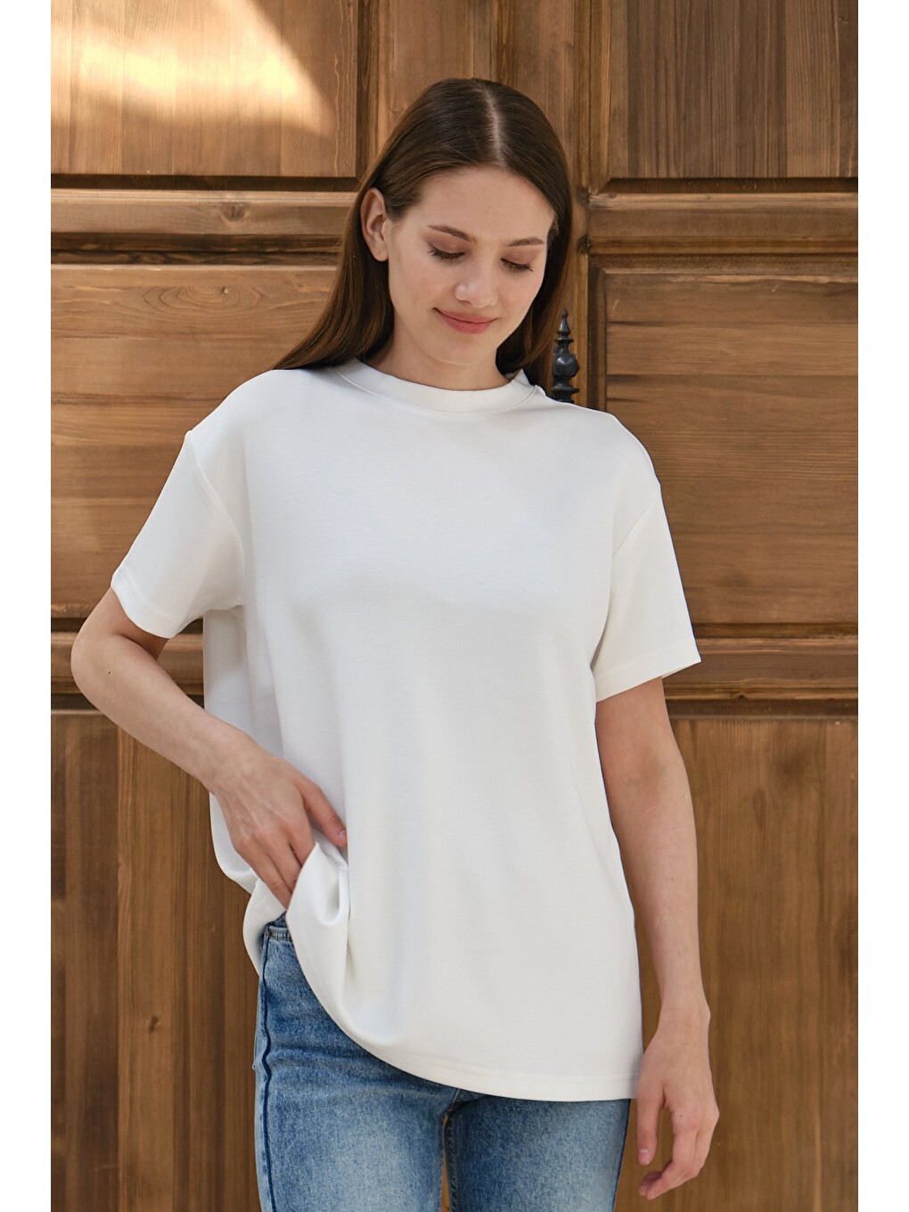 Ekru Kadın Modal Kumaş Basic Oversize Tişört Bisiklet Yaka Günlük Salaş Tişört-1