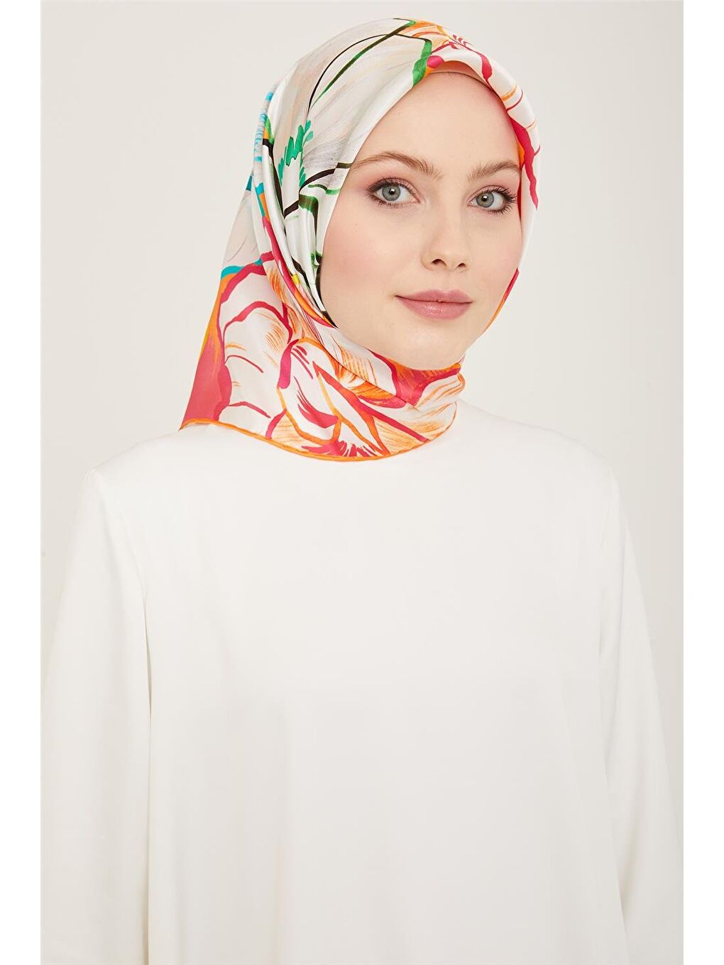 Karışık Çiçek Desenli Twill İpek Eşarp 24Ya9110 5 54